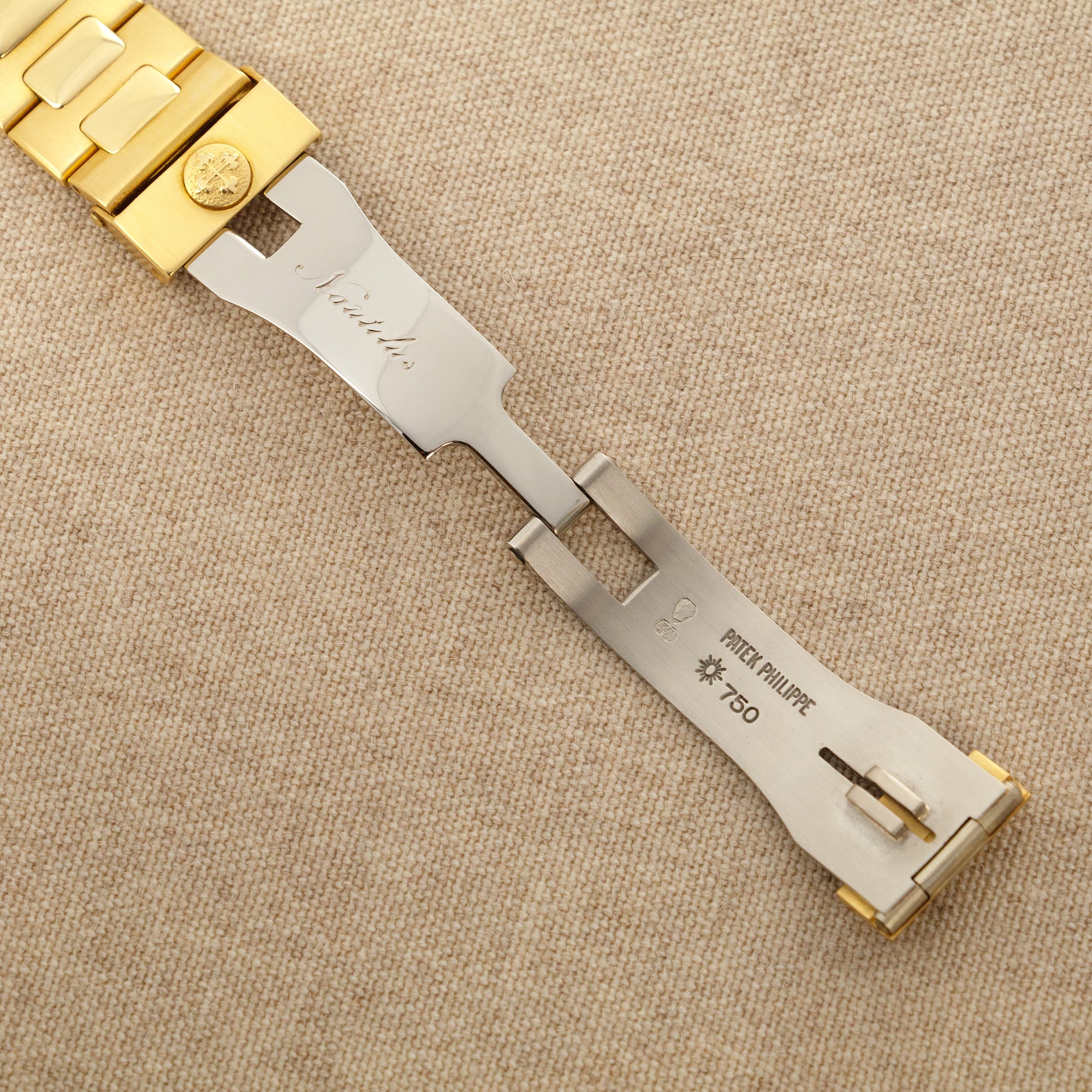 Patek Philippe Yellow Gold Nautilus Watch Ref. 3800 with Rare White Roman Numerals Dial - Image 9