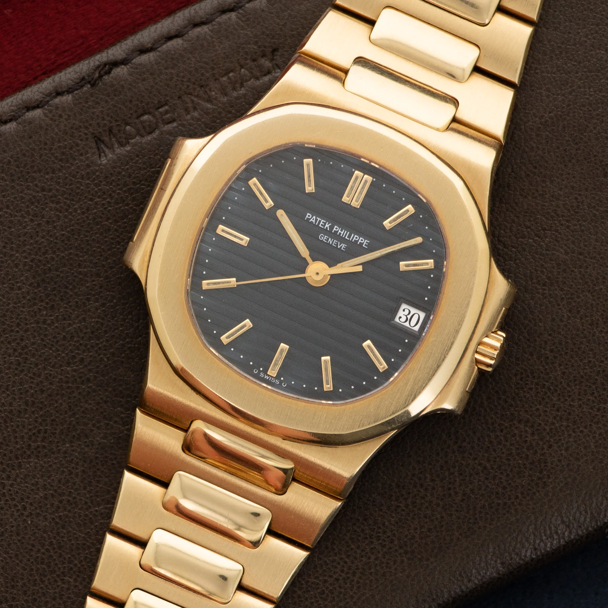Patek Philippe Yellow Gold Nautilus Watch Ref. 3800 - Image 2