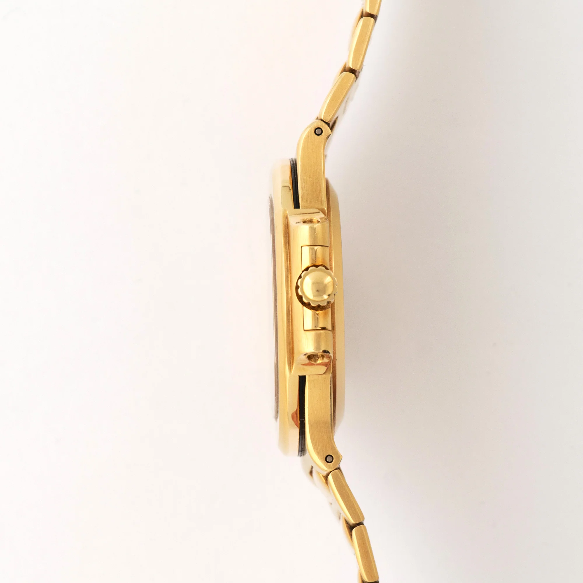 Patek Philippe Yellow Gold Nautilus Watch Ref. 3800 - Image 3