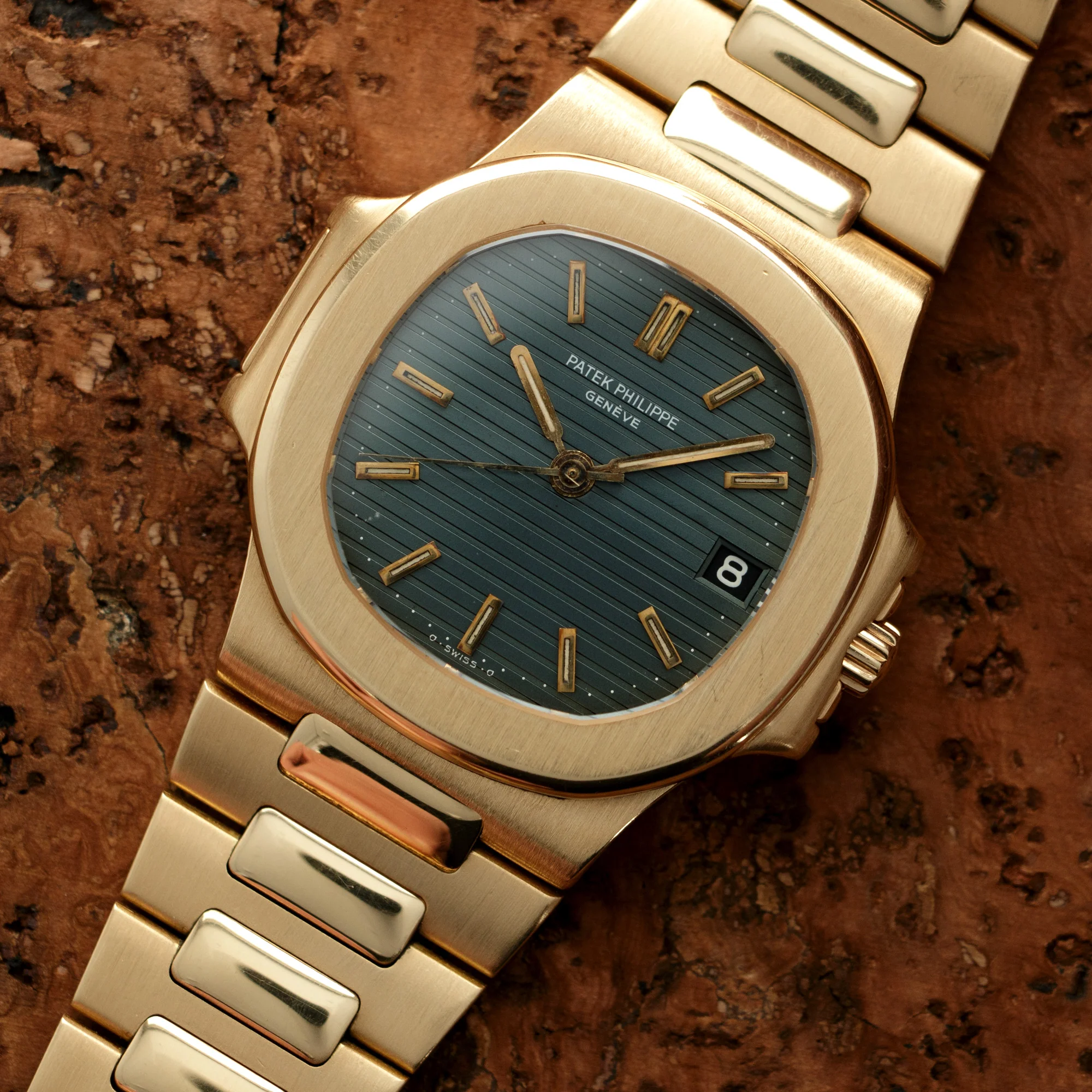 Patek Philippe Yellow Gold Nautilus Watch Ref. 3800 - Image 2