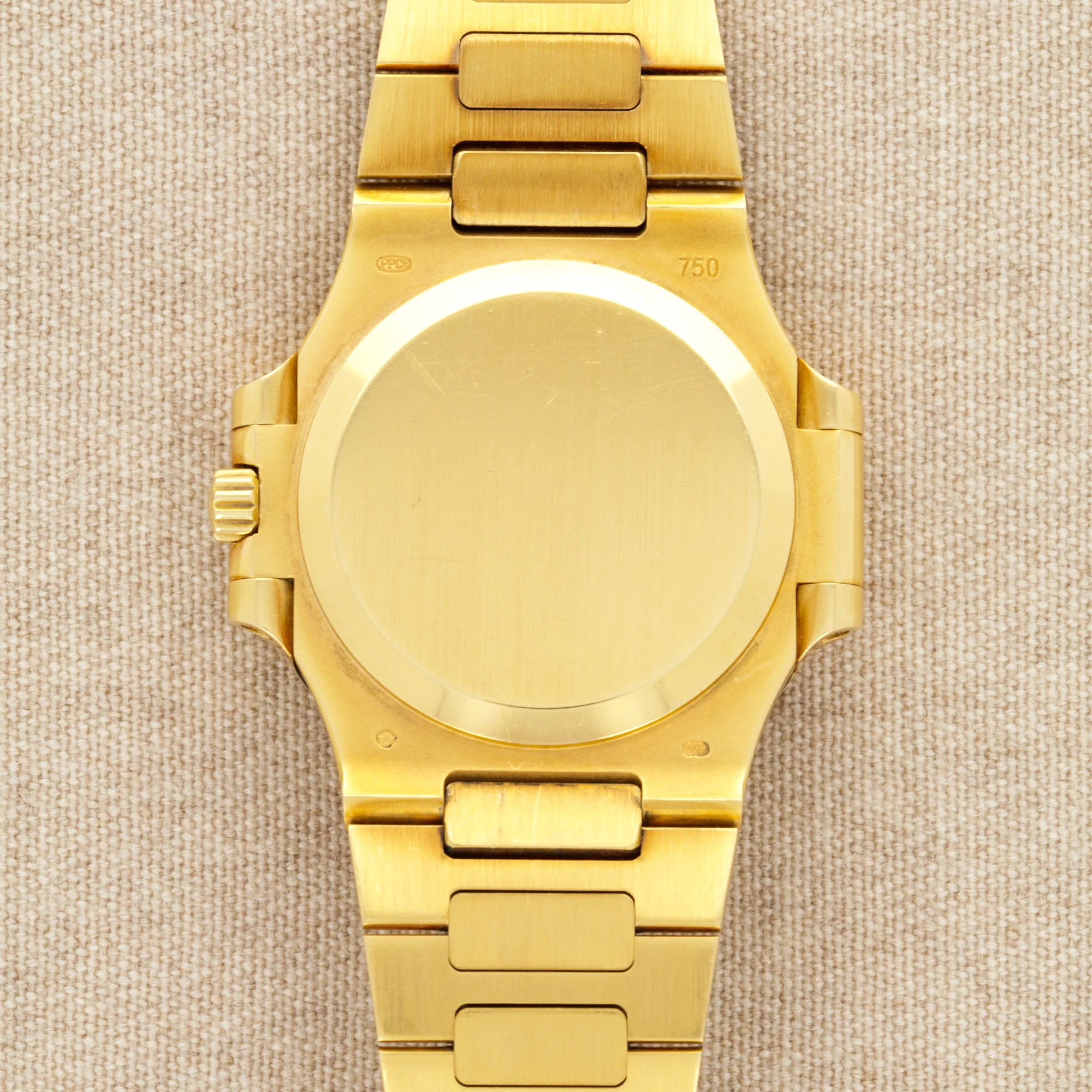 Patek Philippe Yellow Gold Nautilus Watch Ref. 3800 - Image 7
