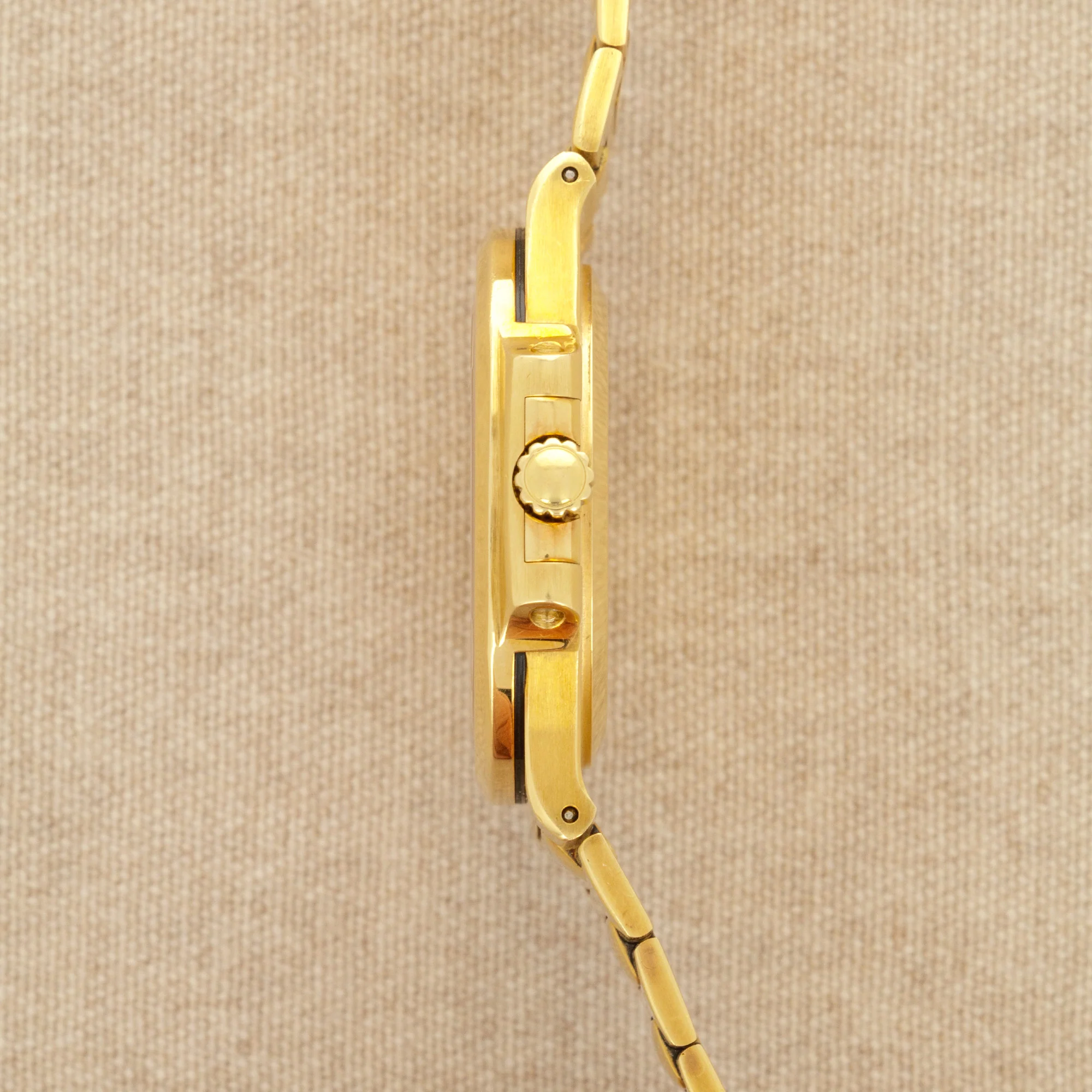 Patek Philippe Yellow Gold Nautilus Watch Ref. 3800 - Image 8