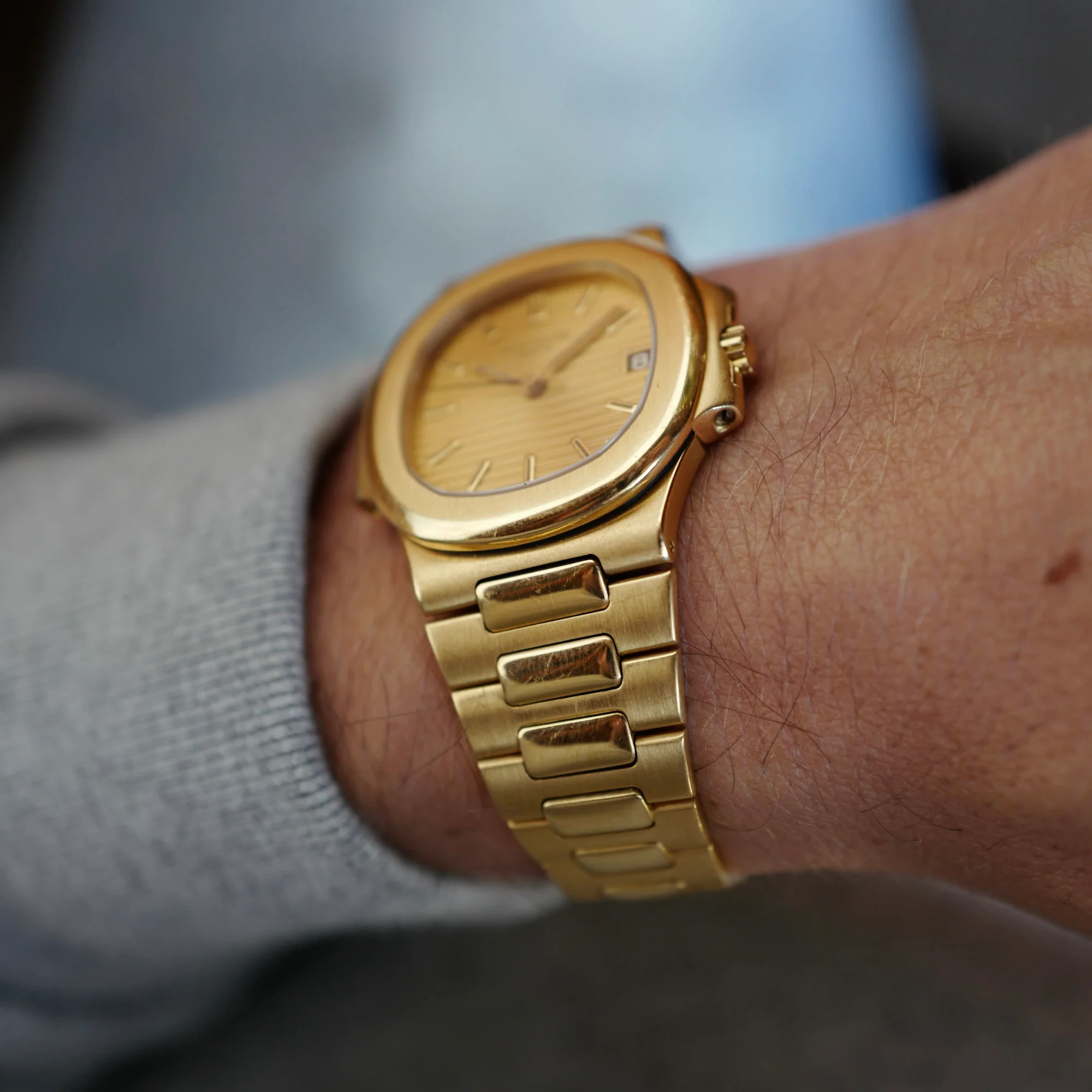 Patek Philippe Yellow Gold Nautilus Watch Ref. 3800 - Image 4