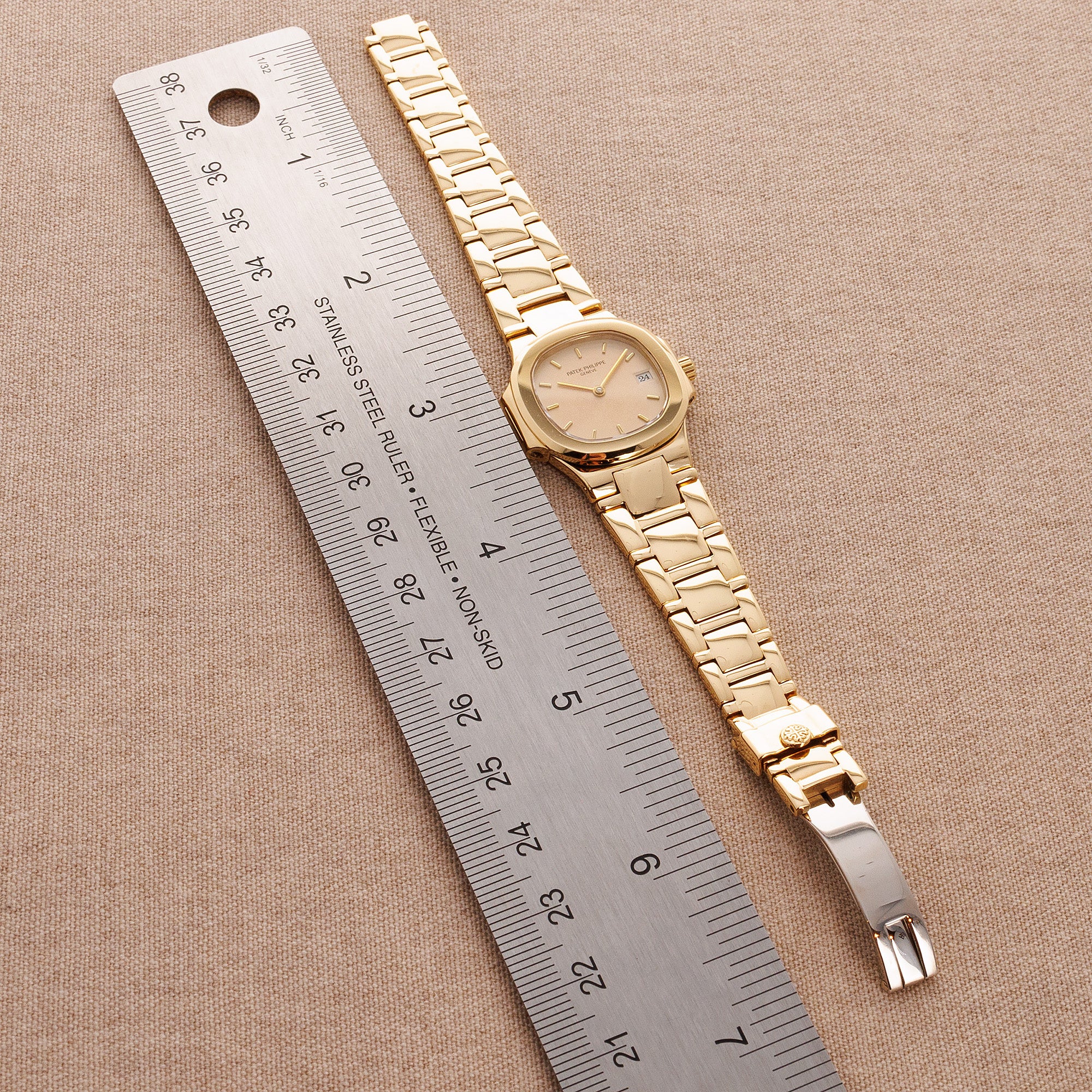 Patek Philippe Yellow Gold Nautilus Watch Ref. 4700 - Image 4