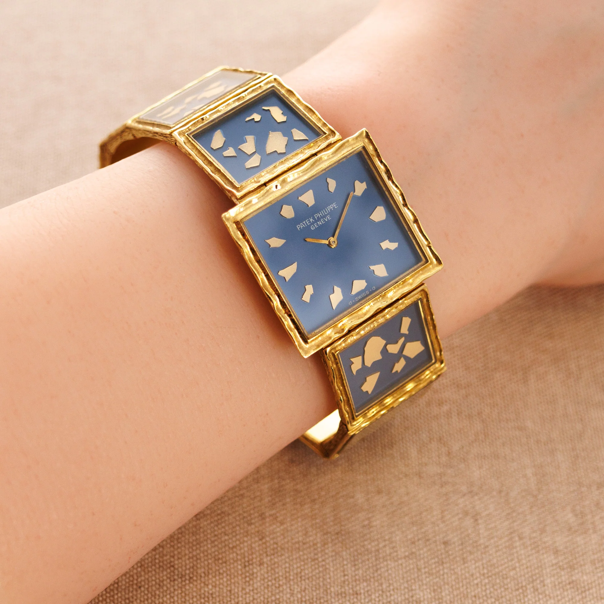 Patek Philippe Yellow Gold Pepita Ref. 4121 - Image 6