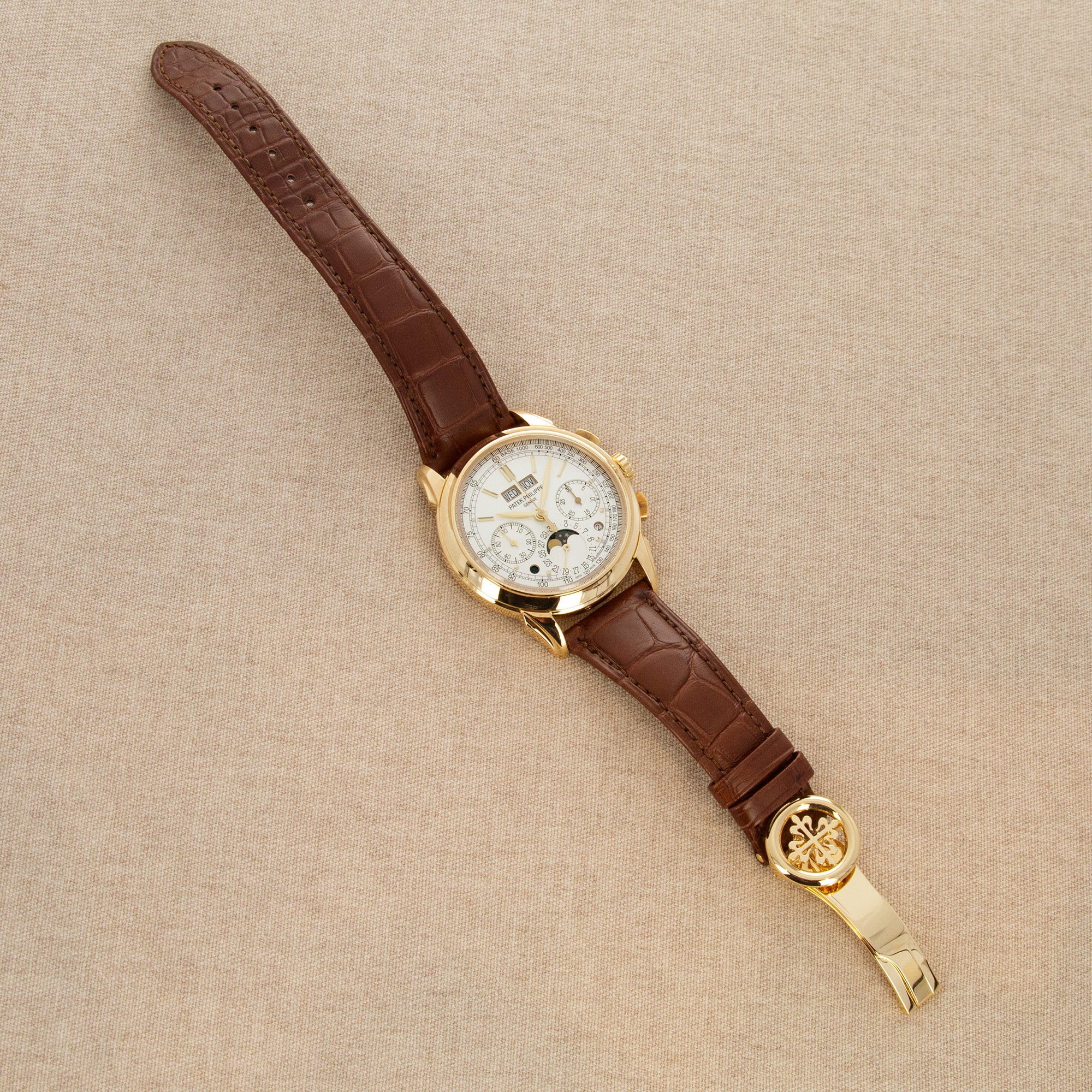 Patek Philippe Yellow Gold Perpetual Calendar Chronograph Ref. 5270 - Image 4