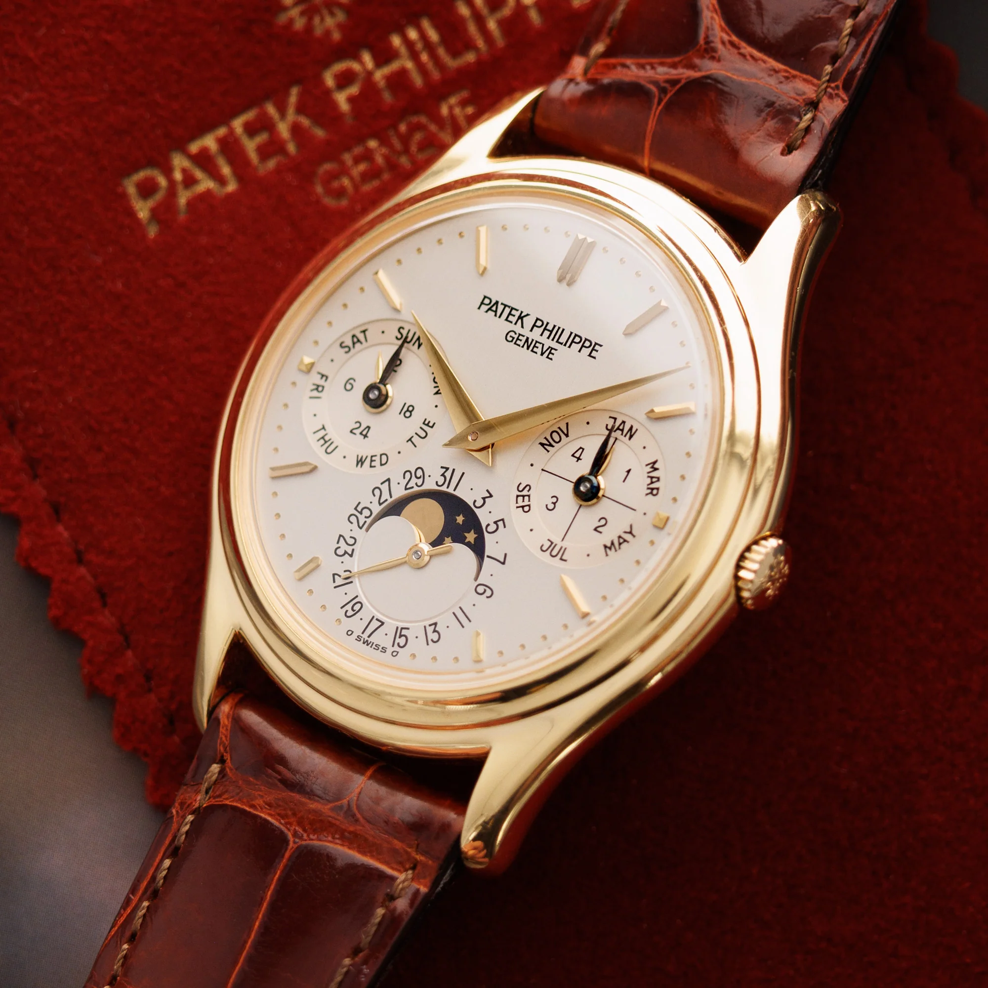 Patek Philippe Yellow Gold Perpetual Calendar Ref. 3940 - Image 2