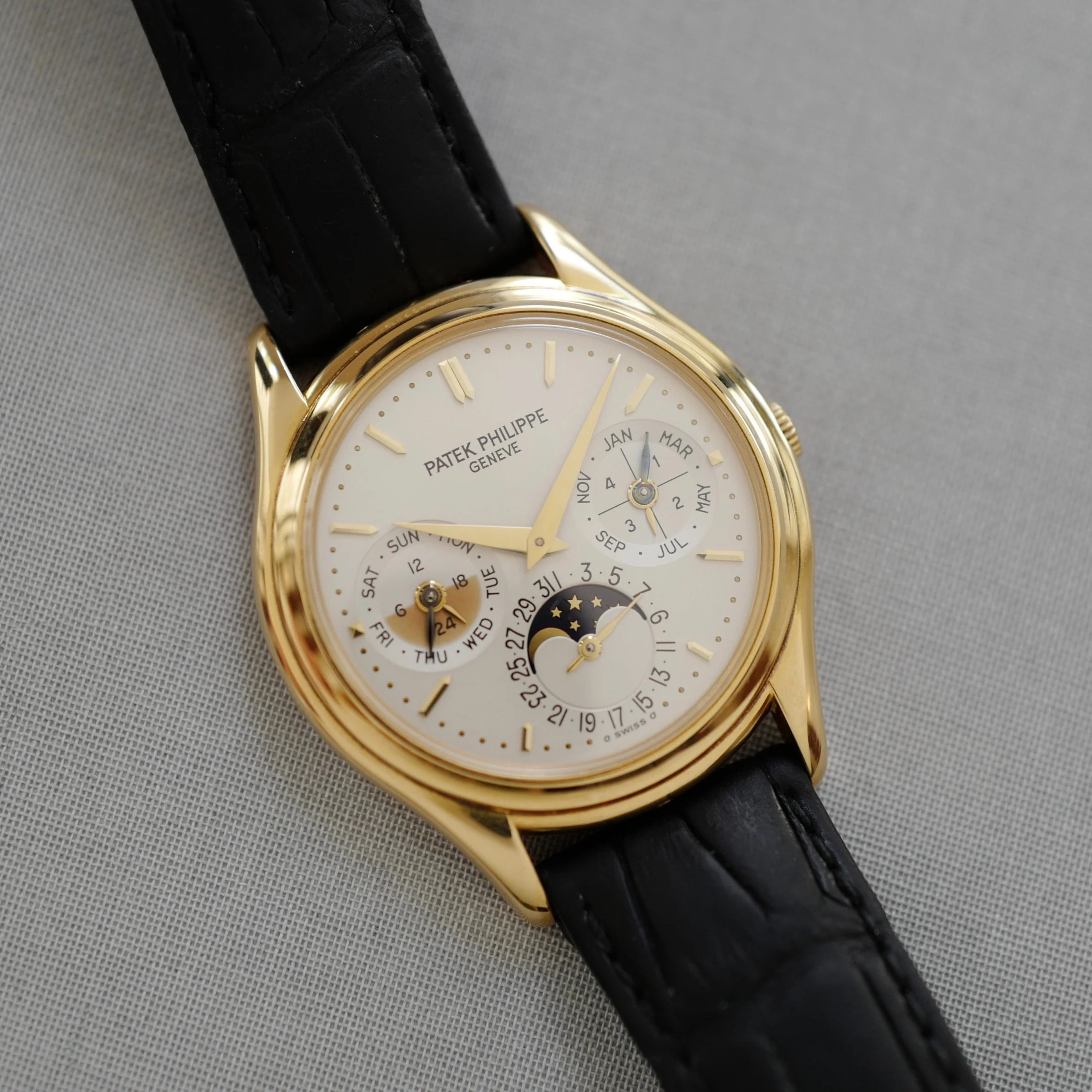 Patek Philippe Yellow Gold Perpetual Calendar Watch Ref. 3940 - Image 8
