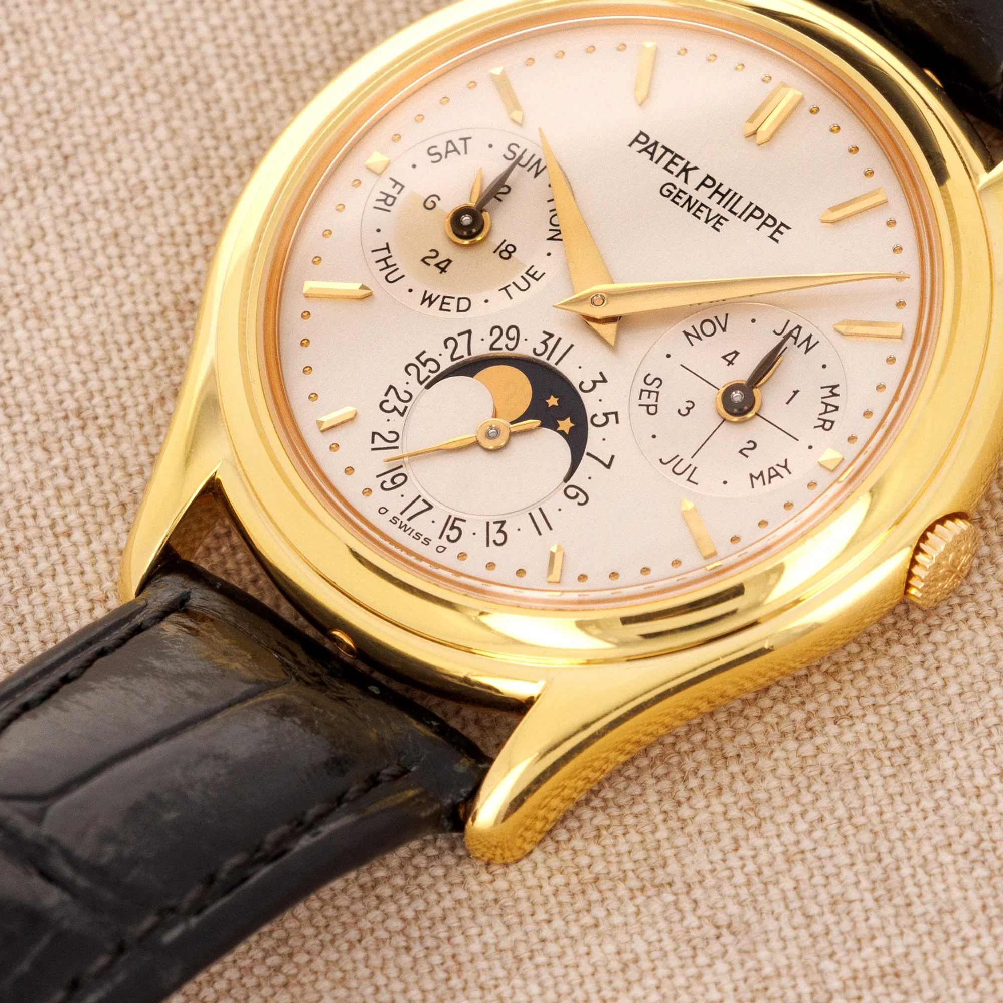 Patek Philippe Yellow Gold Perpetual Calendar Watch Ref. 3940 - Image 5