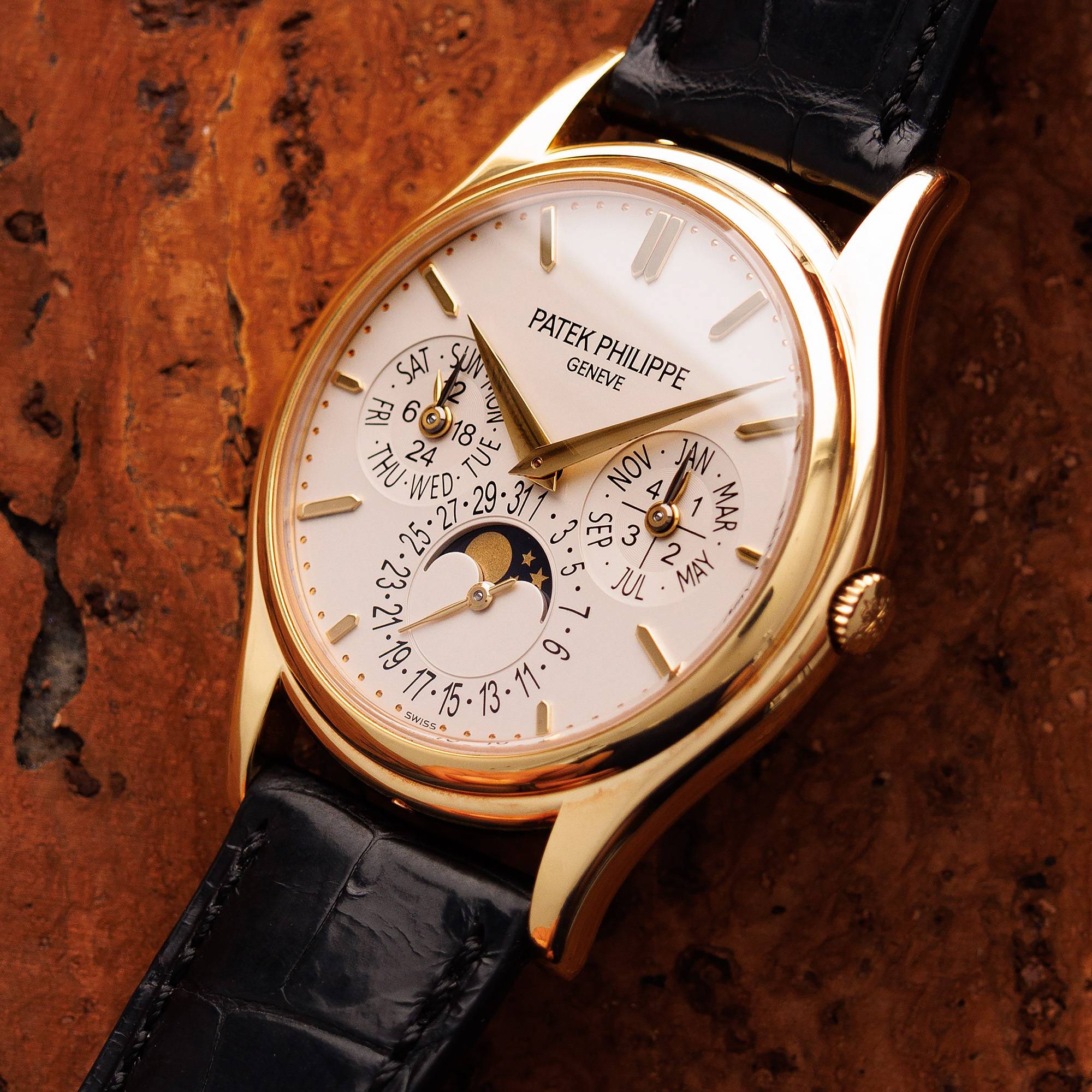 Patek Philippe Yellow Gold Perpetual Calendar Watch Ref. 5140 - Image 2