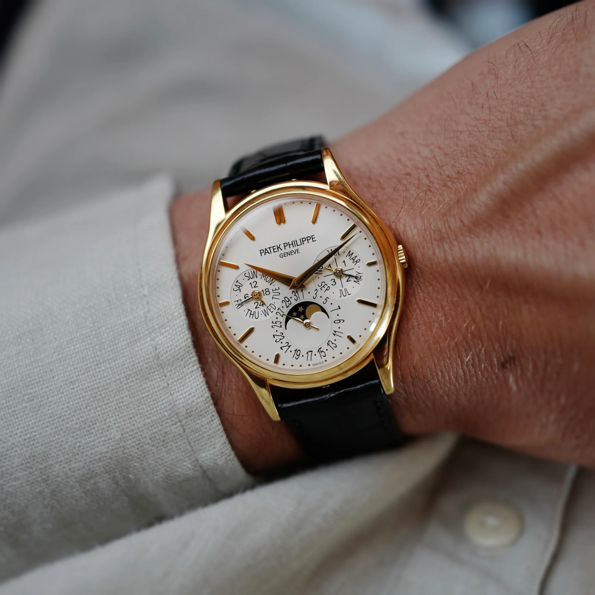 Patek Philippe Yellow Gold Perpetual Calendar Watch Ref. 5140 - Image 5