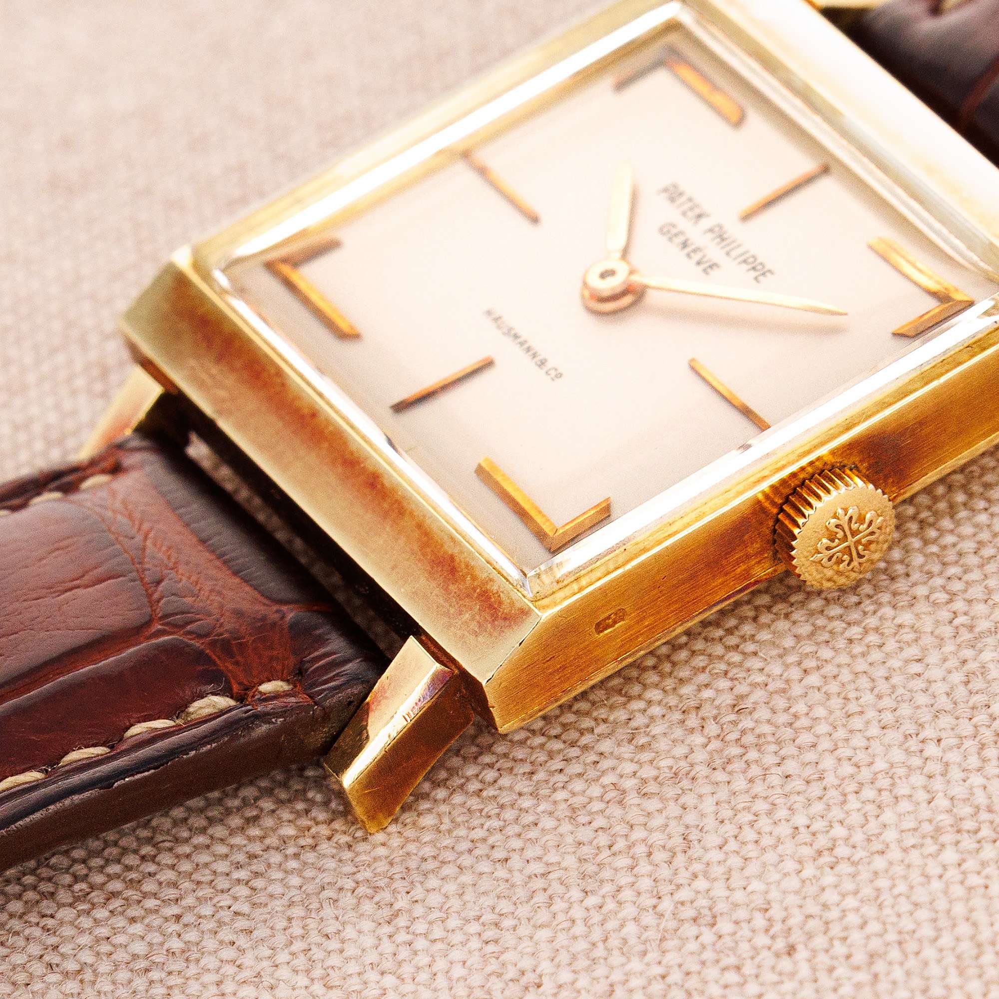 Patek Philippe Yellow Gold Square Watch Ref. 3406 Retailed by Hausmann & Co. - Image 4