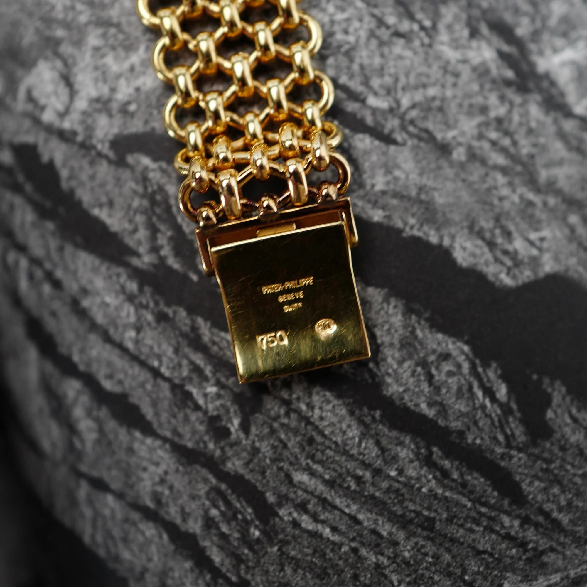 Patek Philippe Yellow Gold Vintage Jumbo Ellipse Ref. 3798/3 on JPE Chain Band - Image 6