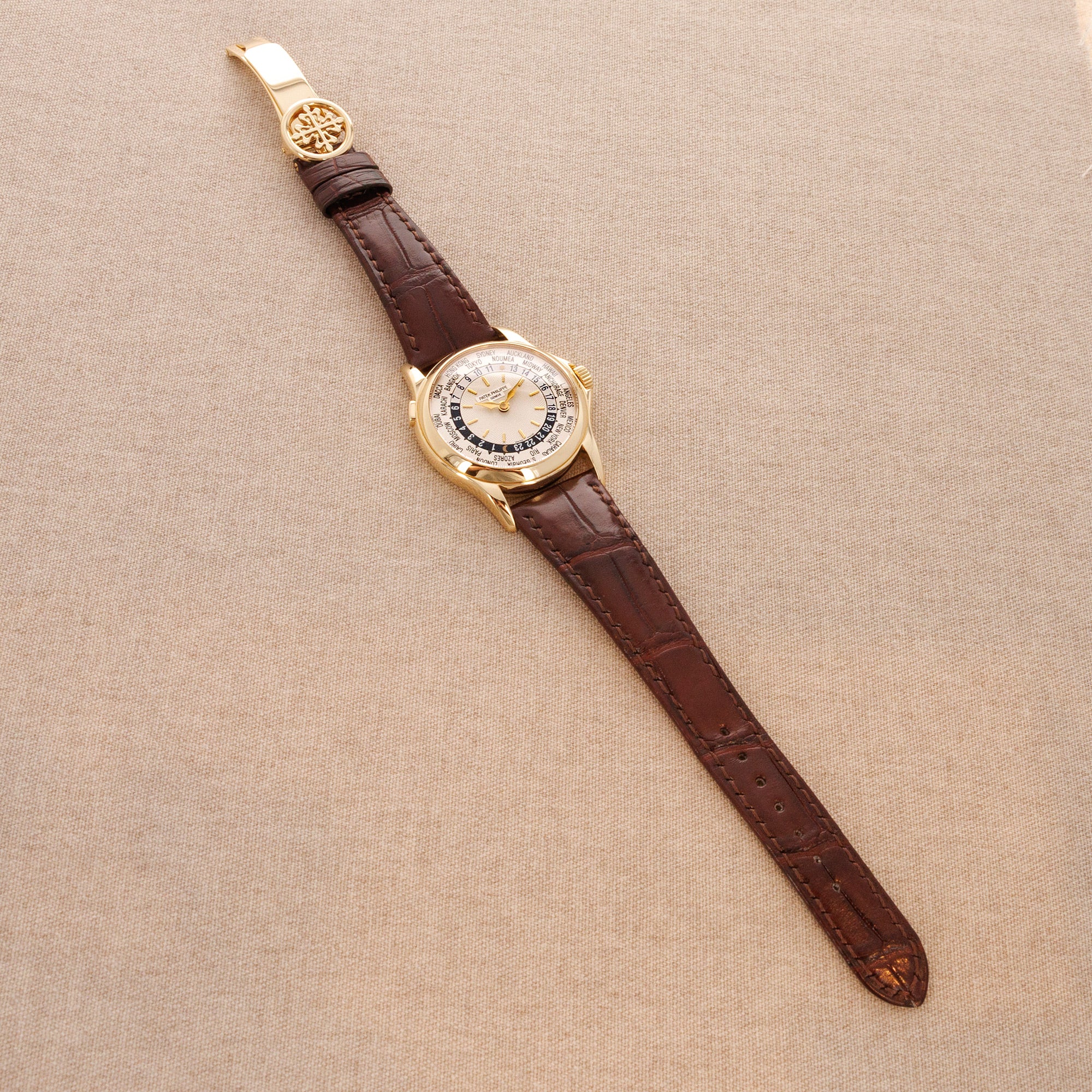 Patek Philippe Yellow Gold World Time Watch Ref. 5110 - Image 4