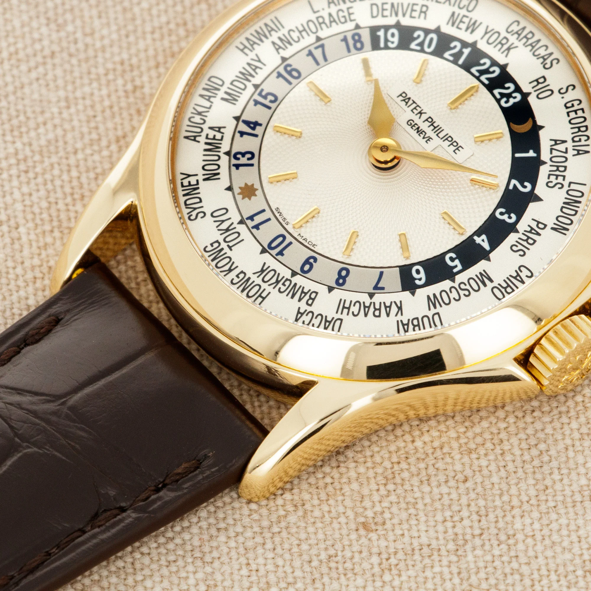 Patek Philippe Yellow Gold World Time Watch Ref. 5110 - Image 4