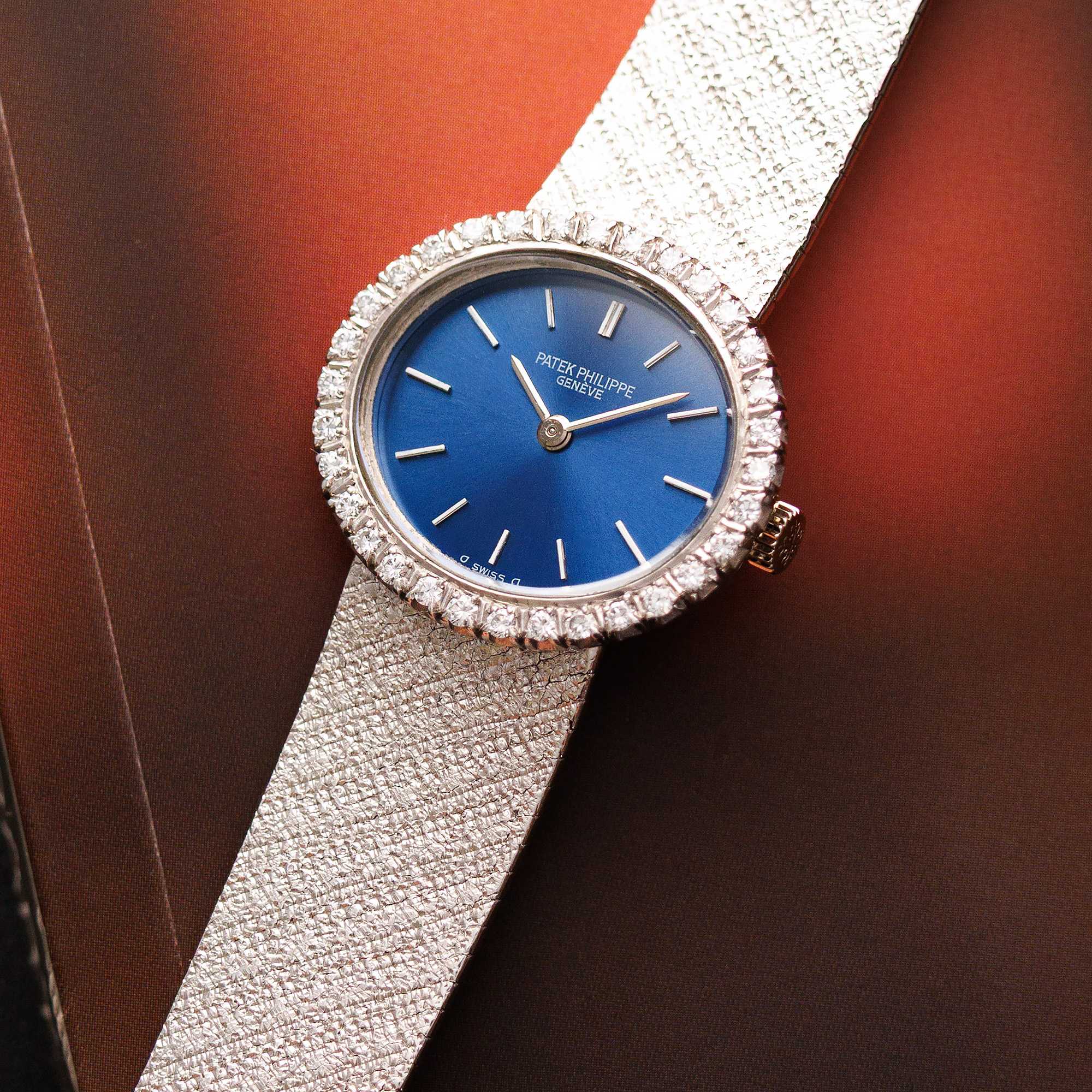 Patek White Gold Vintage Ellipse with Original Diamonds Ref. 4177 - Image 2