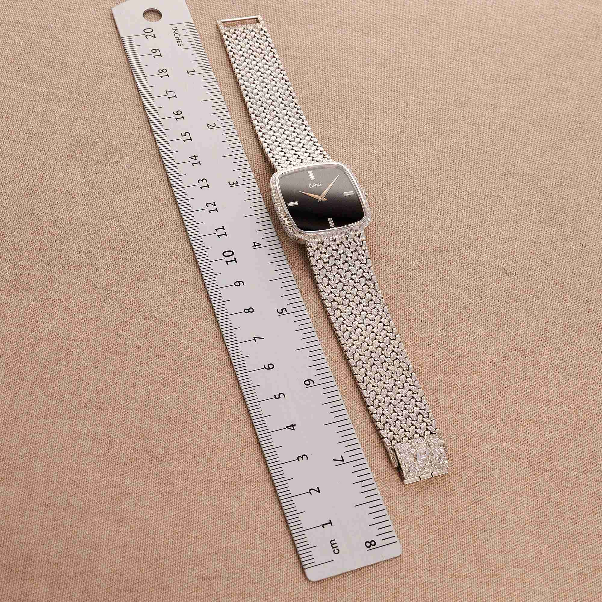 Piaget White Gold Mechanical Watch Ref. 9771D2 with Onyx and Diamond - Image 7