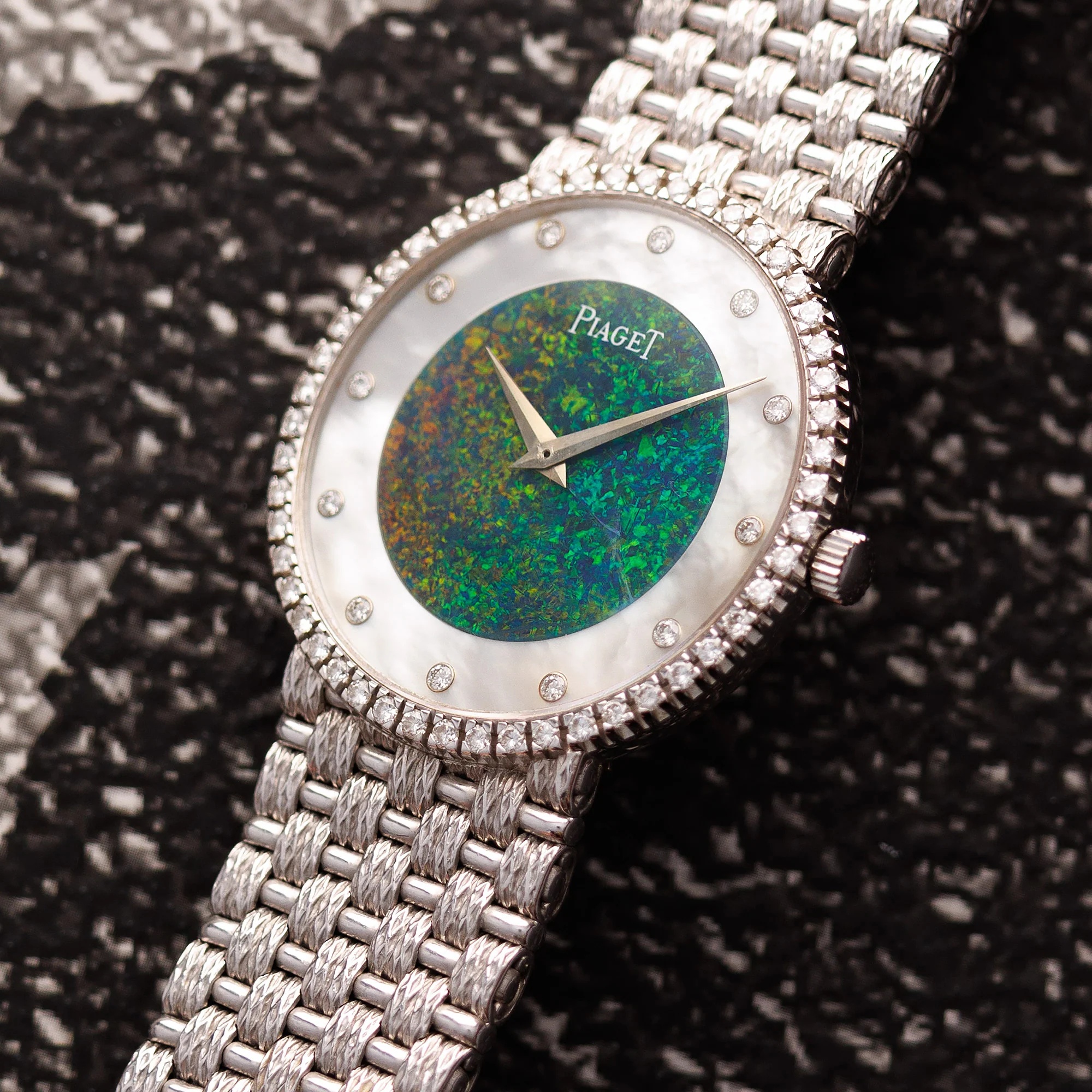 Piaget White Gold Round Watch Ref. 9066 with Opal Dial and Diamonds - Image 2