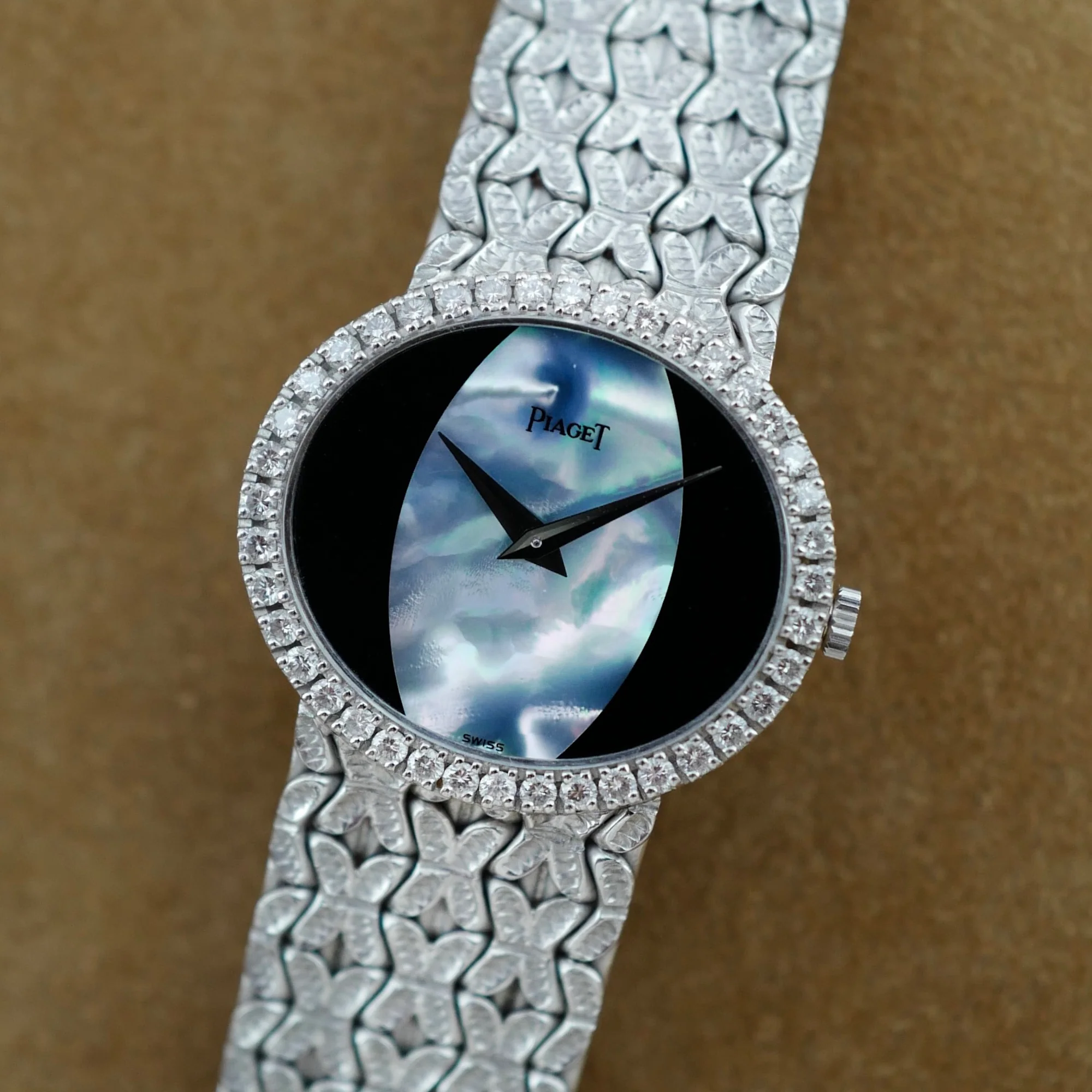 Piaget White Gold Watch Ref. 9806 with Onyx & Mother of Pearl - Image 2