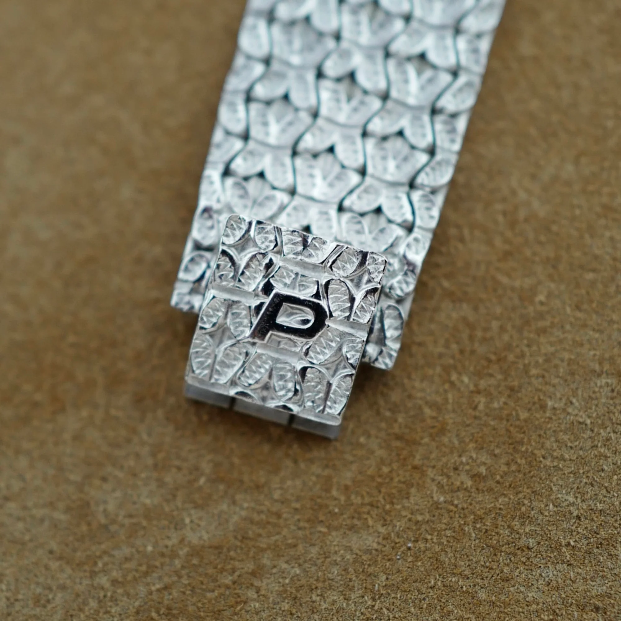 Piaget White Gold Watch Ref. 9806 with Onyx & Mother of Pearl - Image 5