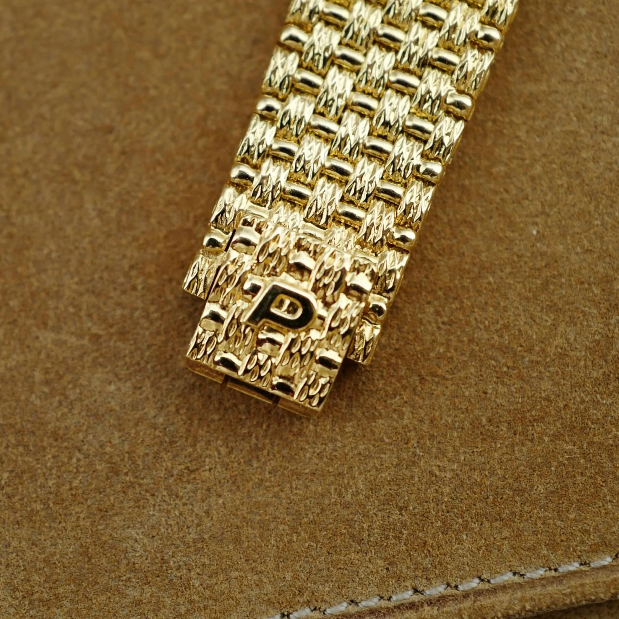 Piaget Yellow Gold Round Watch Ref. 8826 with Opal and Diamond Dial - Image 7