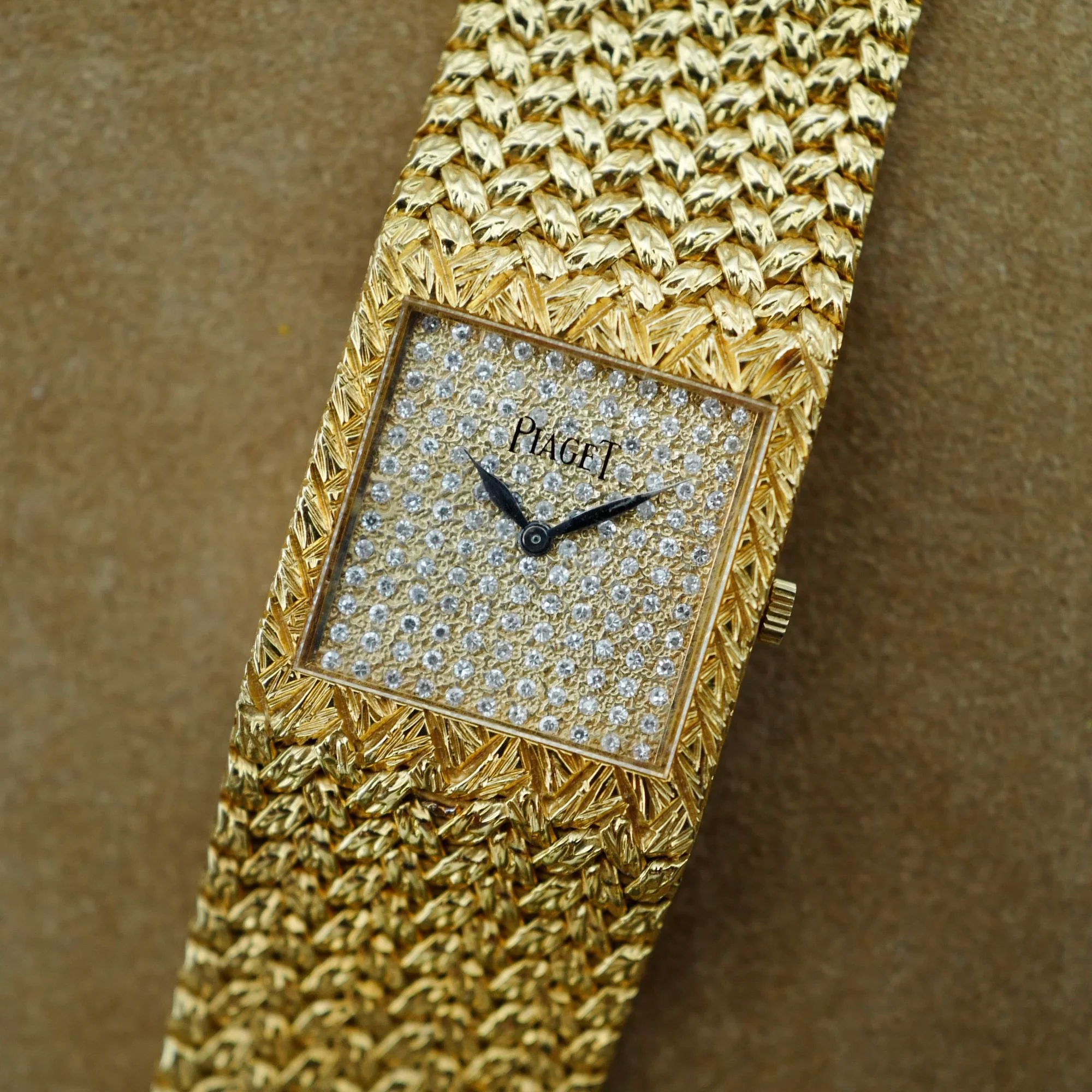 Piaget Yellow Gold Tradition Ref. 9352 with Pave Dial - Image 2
