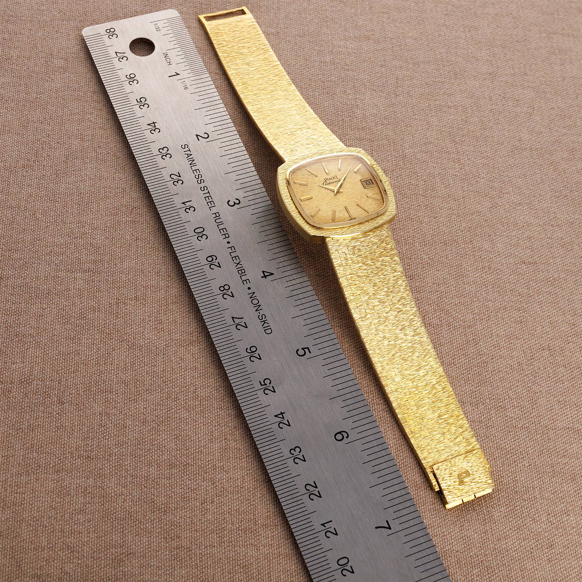 Piaget Yellow Gold TV Shape Automatic Watch Ref. 13431A6 - Image 8