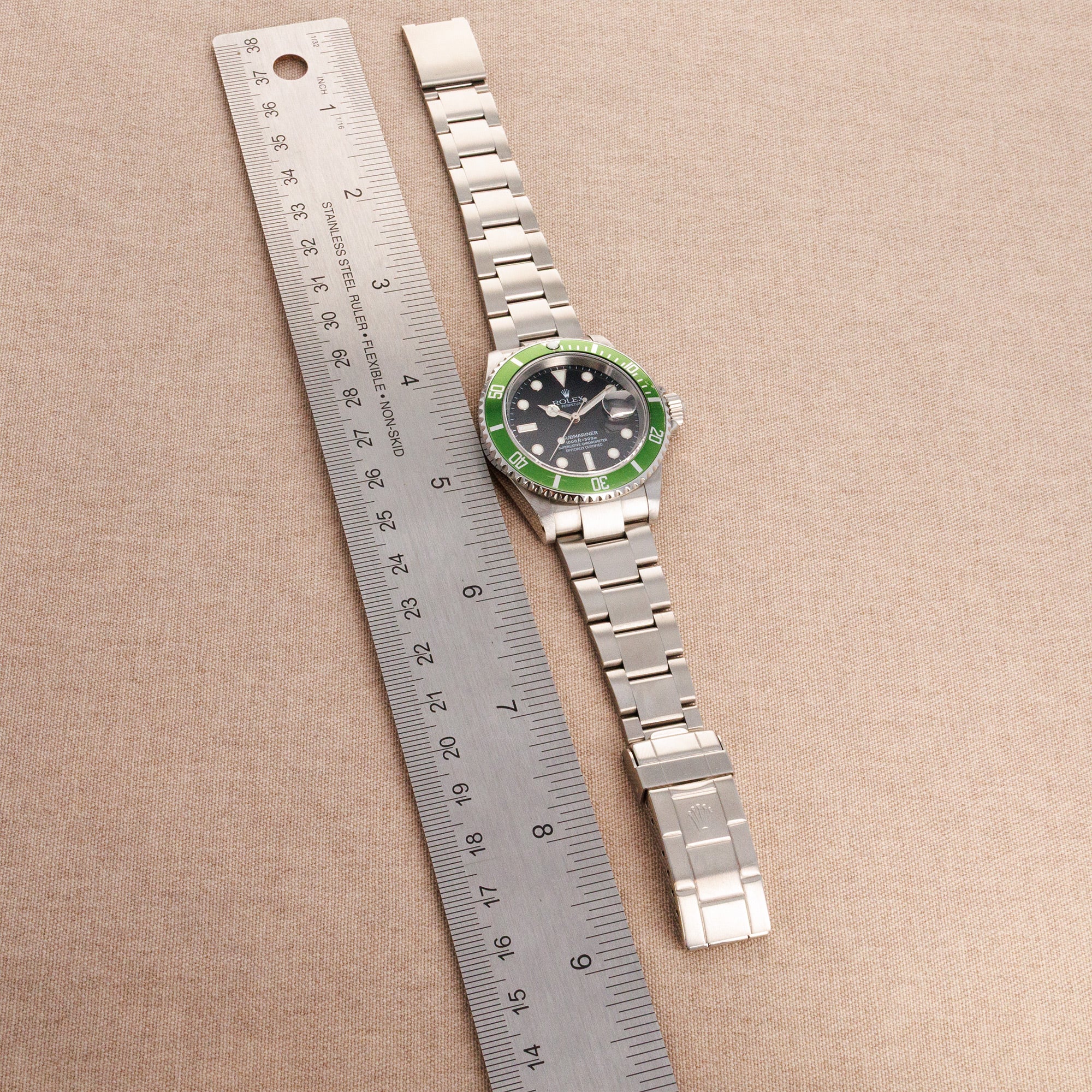 Rolex Steel Flat 4 Kermit Submariner Ref. 16610LV - Image 4