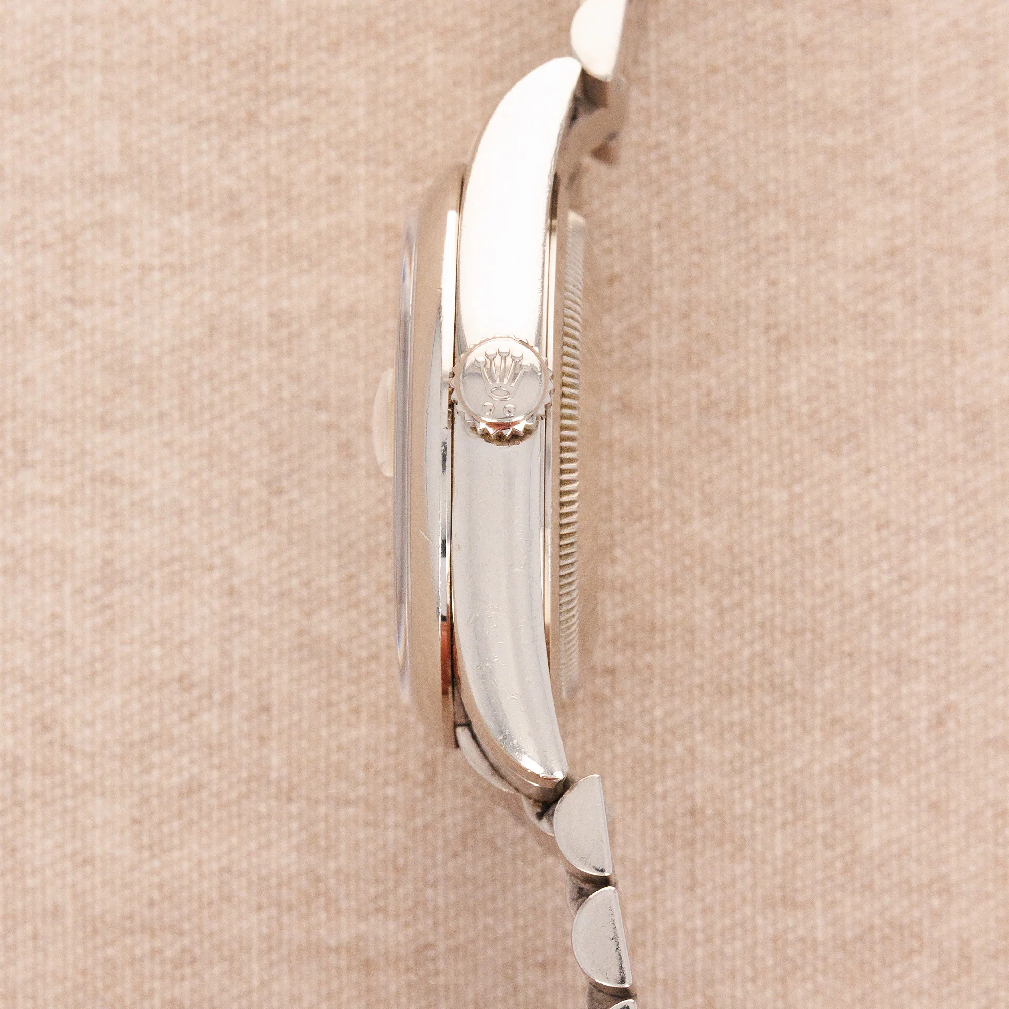 Rolex White Gold Day Date Ref. 118209 with Mother of Pearl Dial - Image 4