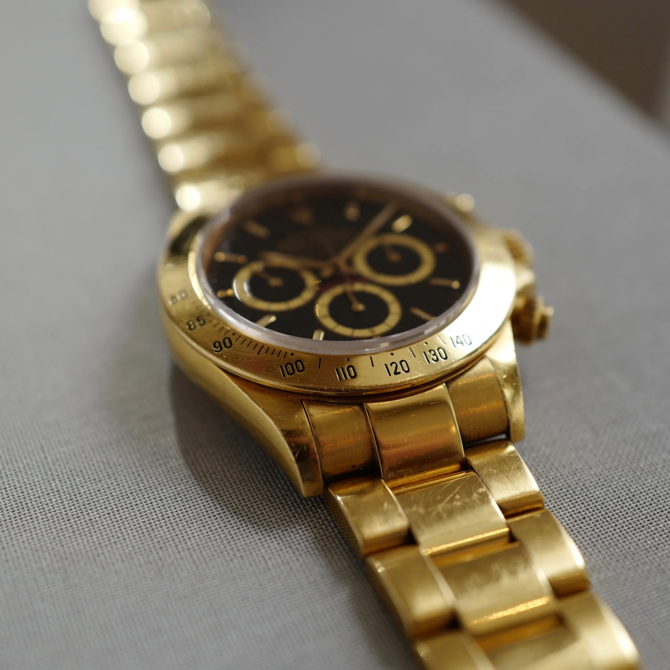 Rolex Yellow Gold Cosmograph R-Series Floating Daytona Watch Ref. 16528 - Image 7