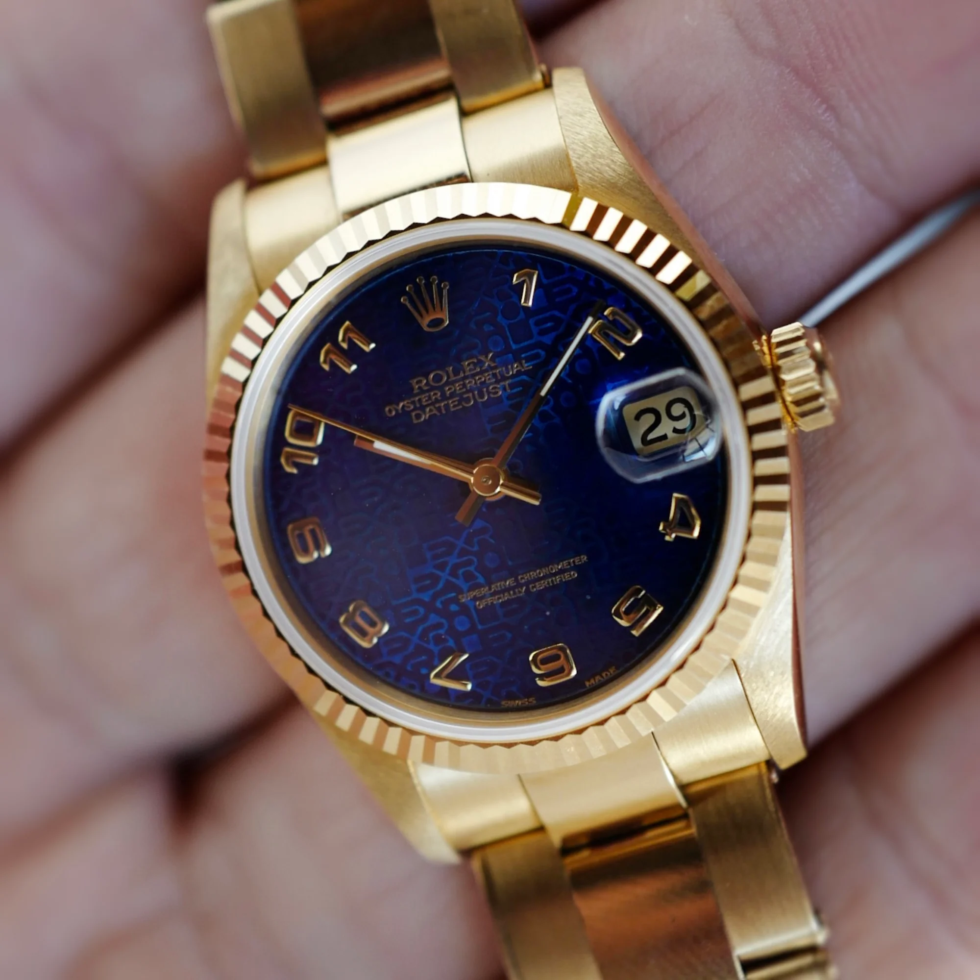 Rolex Yellow Gold Datejust Ref. 68278 with Rare Logo Dial - Image 5