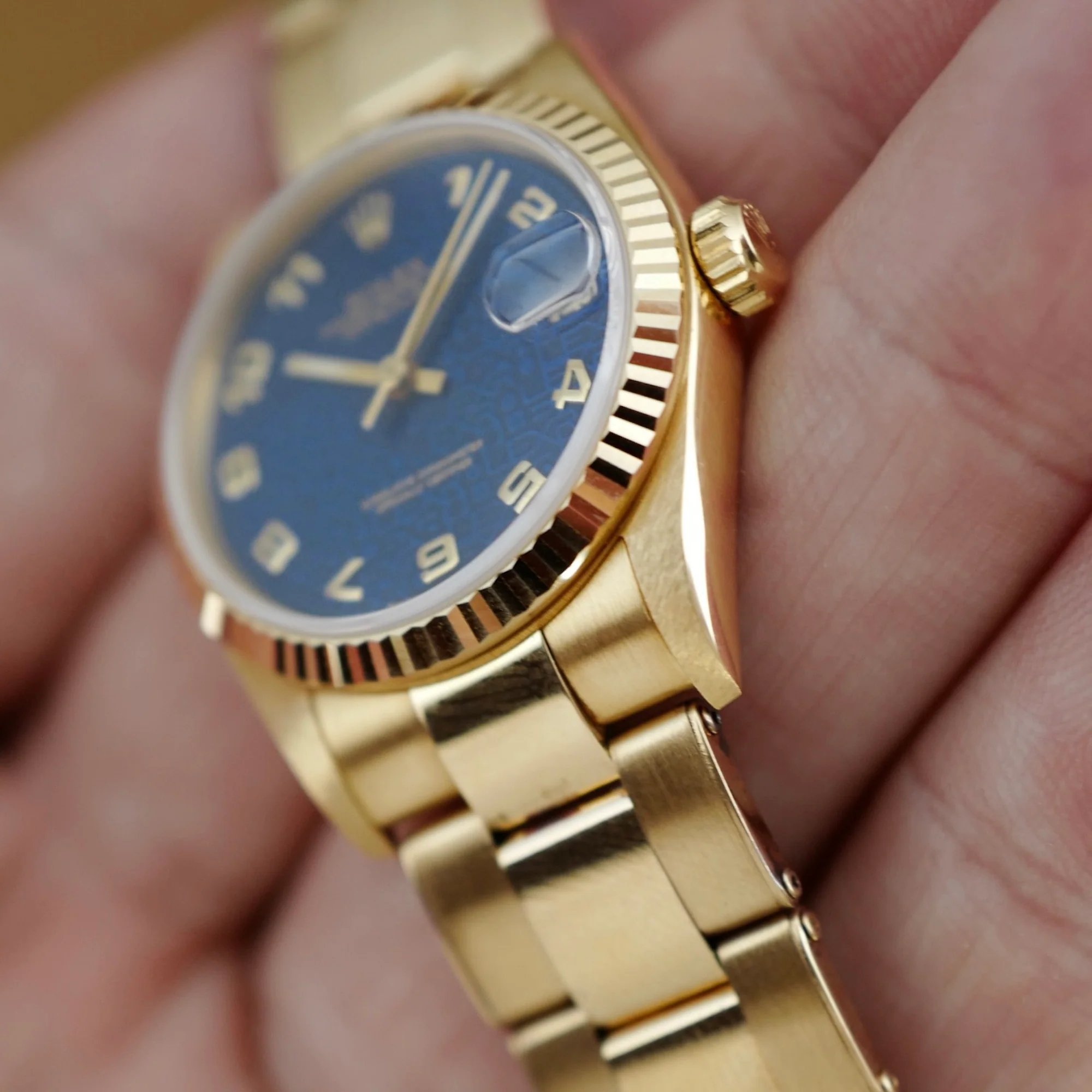 Rolex Yellow Gold Datejust Ref. 68278 with Rare Logo Dial - Image 6
