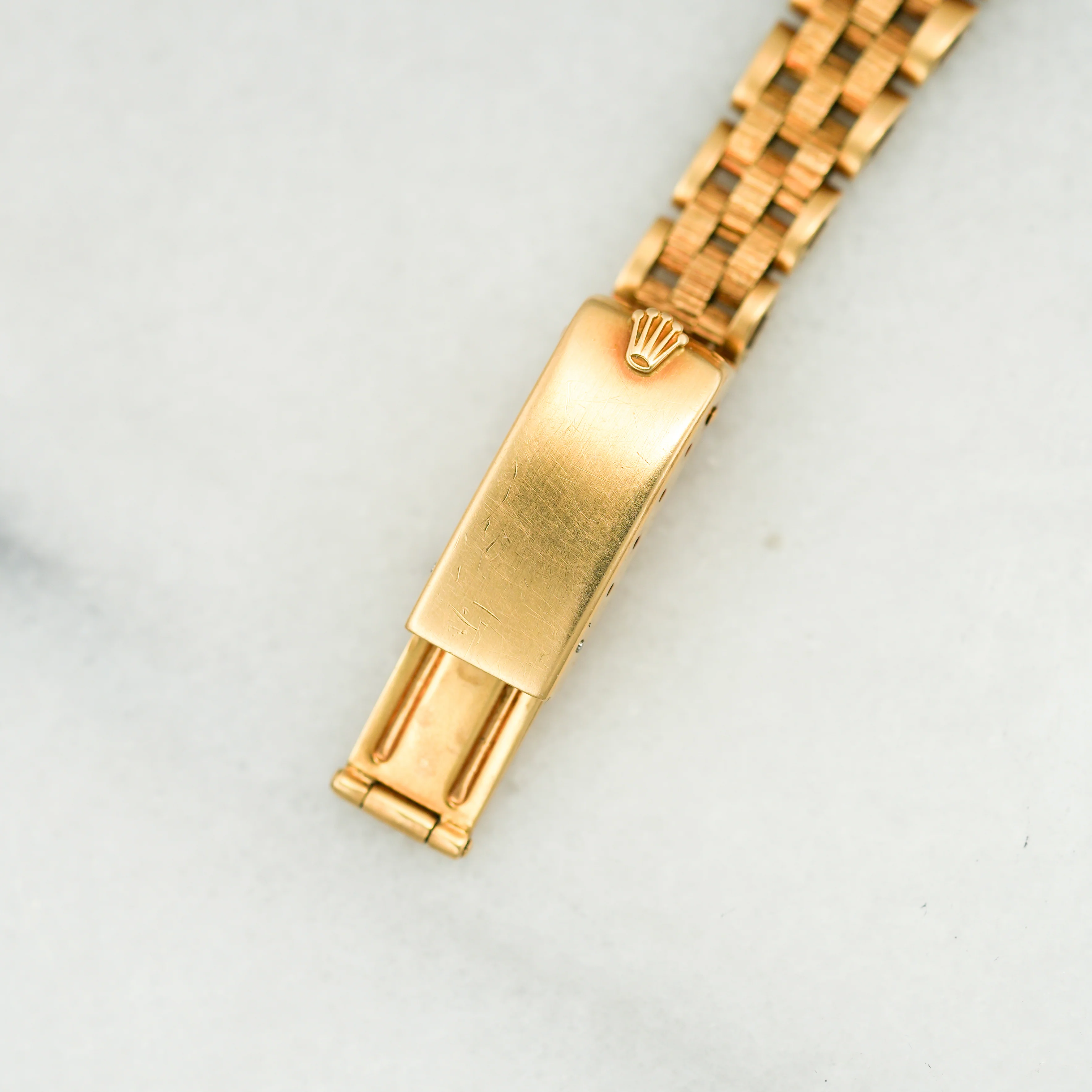 Rolex Yellow Gold Datejust Ref. 6913 with Oxblood Stella Dial (New Arrival) - Image 6