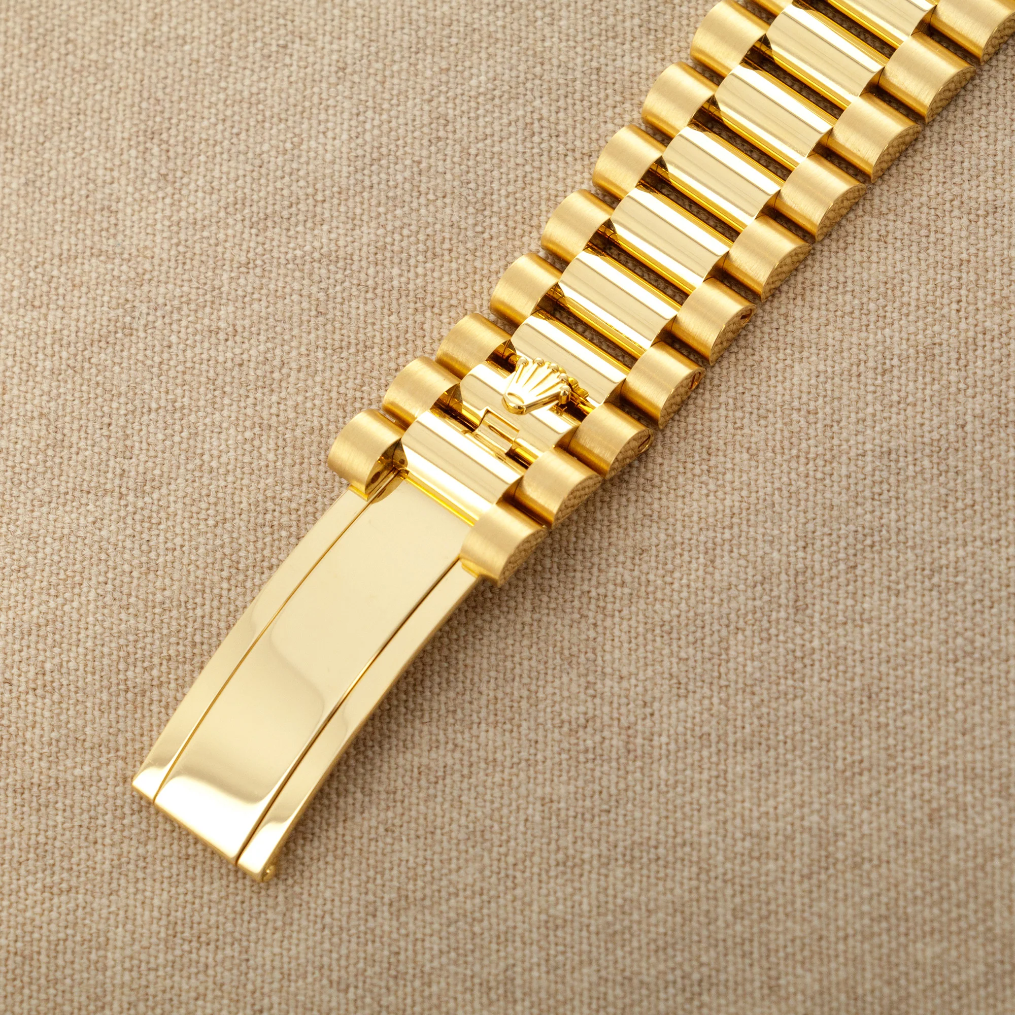 Rolex Yellow Gold Day-Date Rainbow Watch Ref. 128238 - Image 9