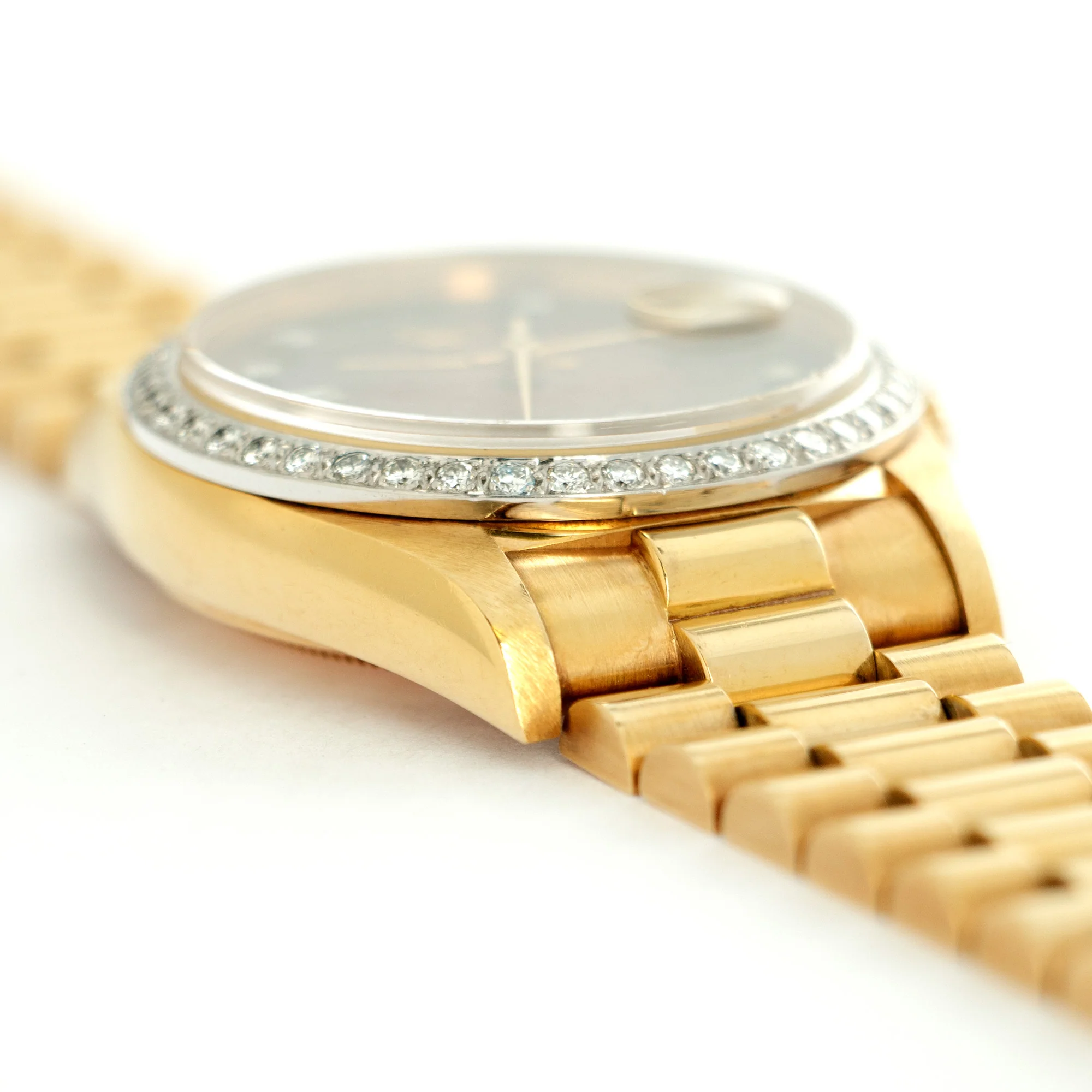 Rolex Yellow Gold Day-Date Red Vignette Diamond Watch Ref. 18048 - Image 3