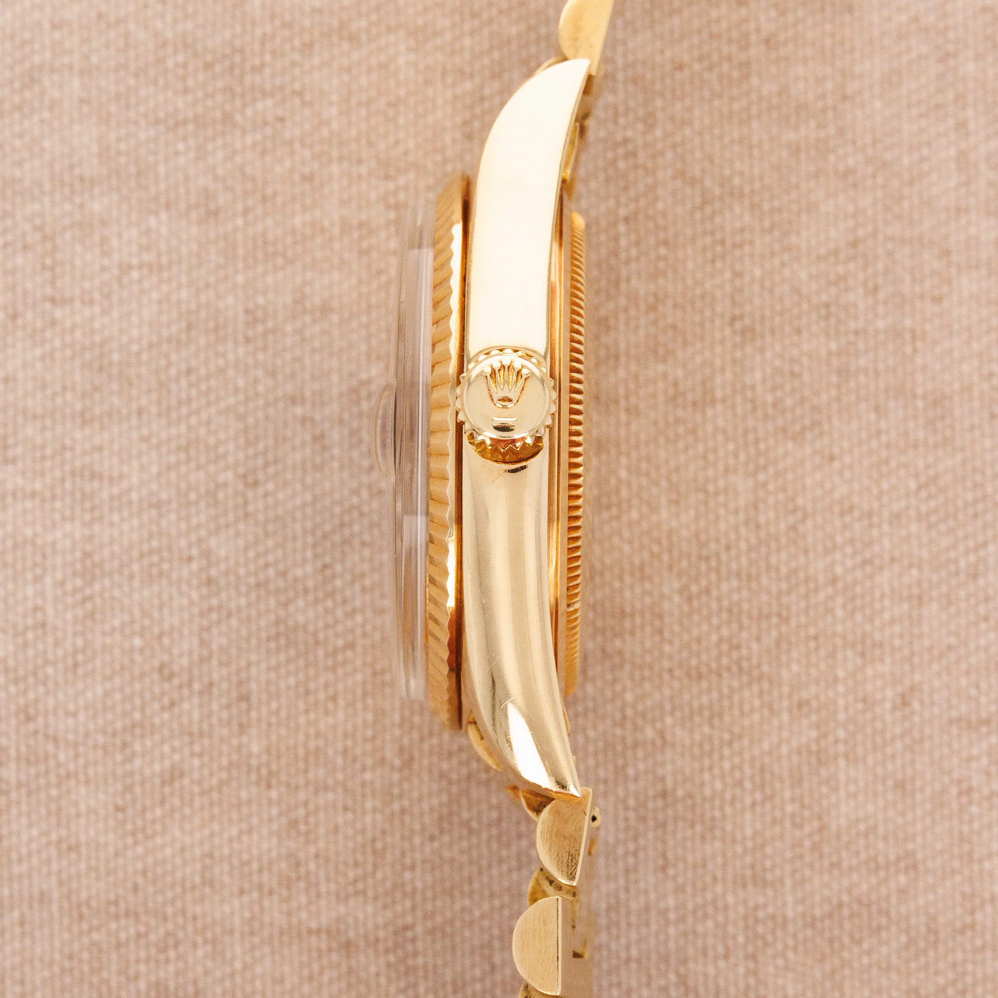 Rolex Yellow Gold Day-Date Ref. 1803 with Flawless Matte Black dial - Image 4