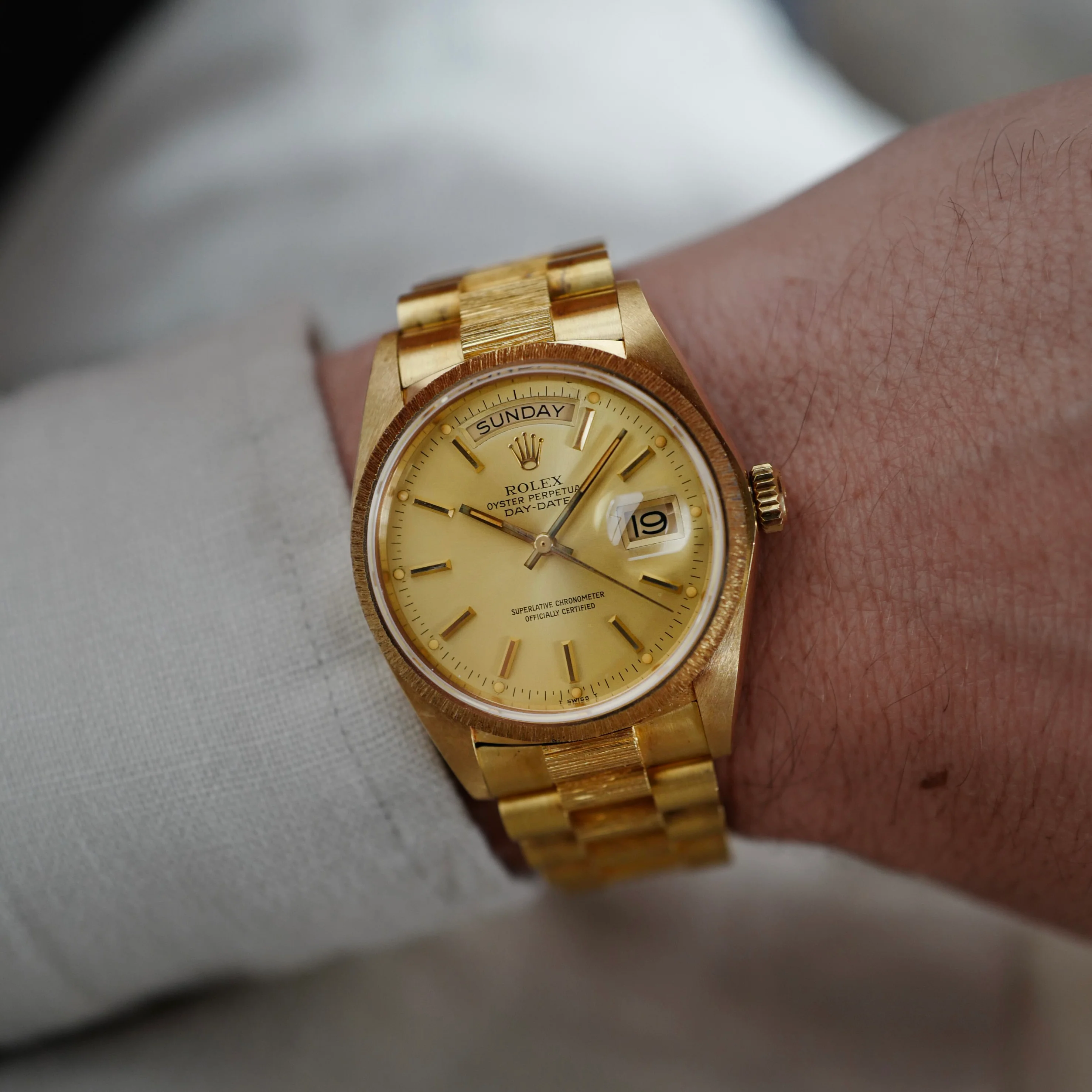 Rolex Yellow Gold Day-Date Ref. 18078 in Outstanding Condition with Original Bark Finish - Image 5