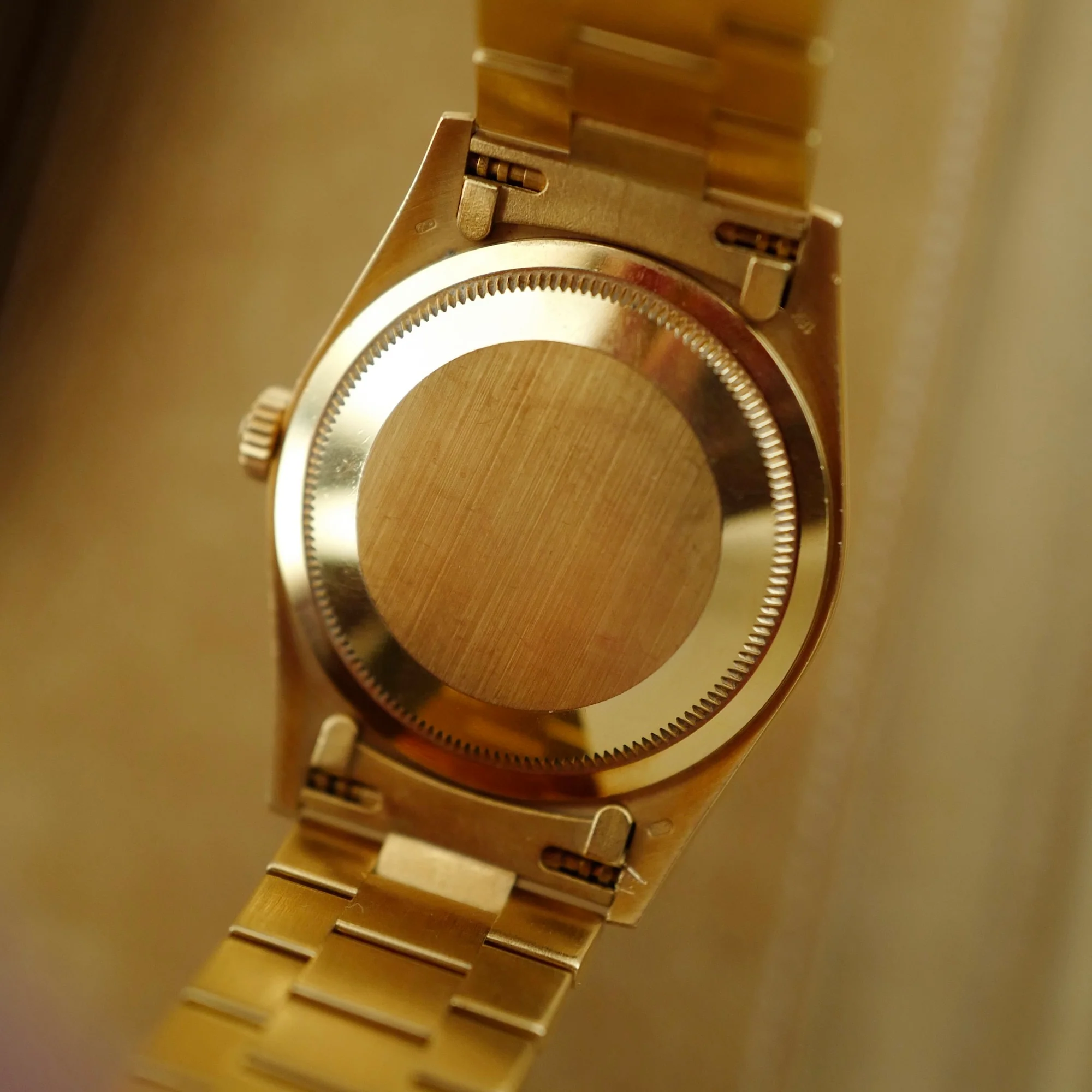Rolex Yellow Gold Day-Date Ref. 18208 with Mother of Pearl - Image 4
