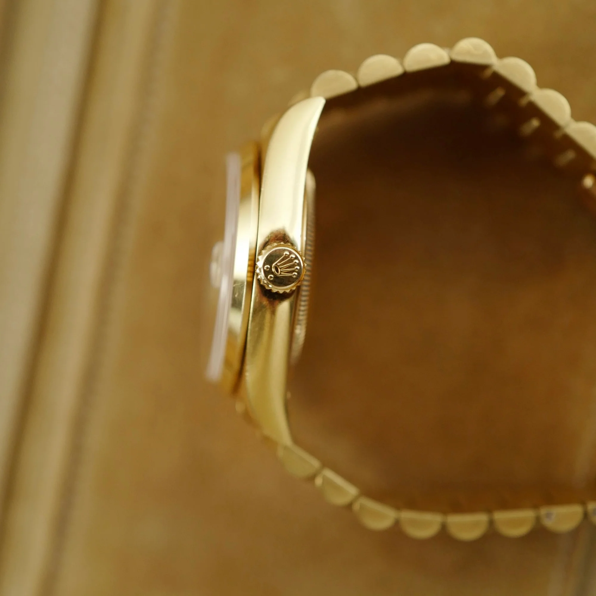 Rolex Yellow Gold Day-Date Ref. 18208 with Mother of Pearl - Image 5