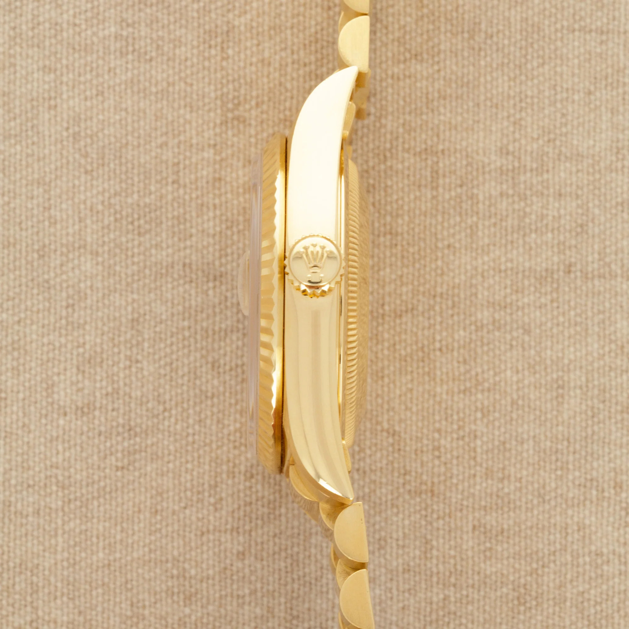 Rolex Yellow Gold Day-Date Ref. 18238 with Emerald String Dial - Image 8