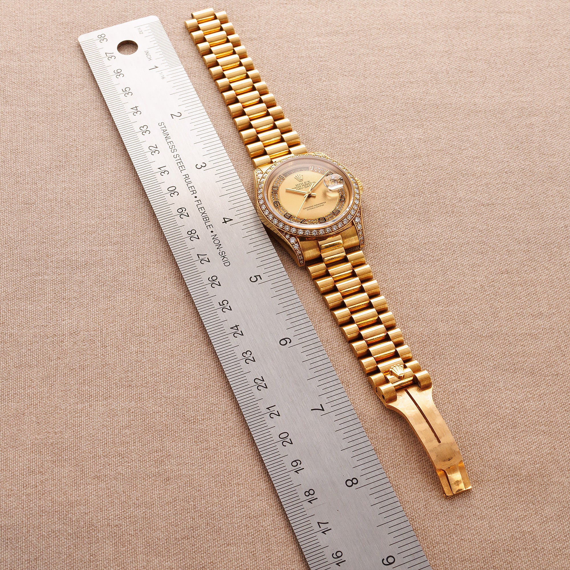 Rolex Yellow Gold Day-Date Ref. 18388 - Image 3