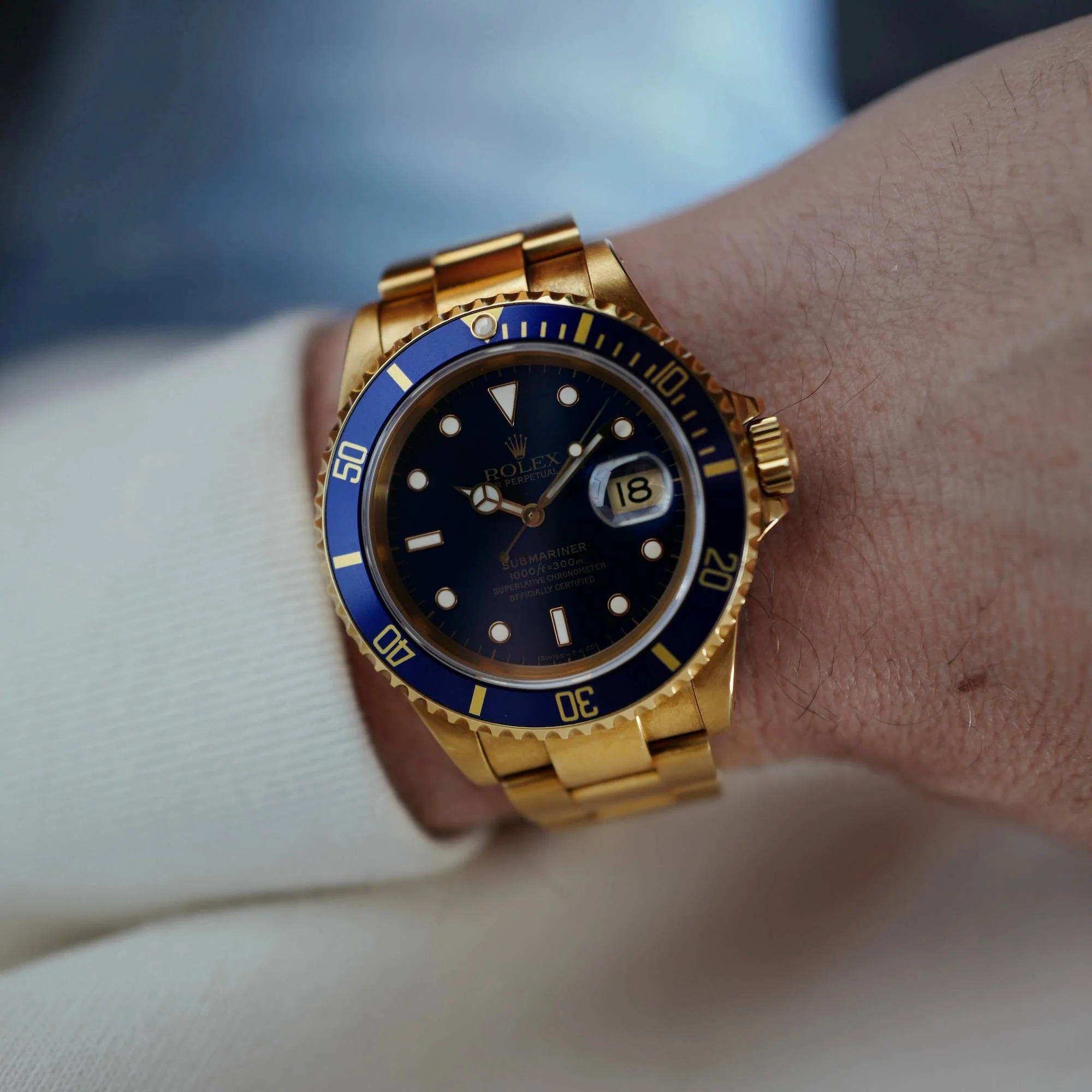 Rolex Yellow Gold Submariner Ref. 16618 in Outstanding Condition - Image 2