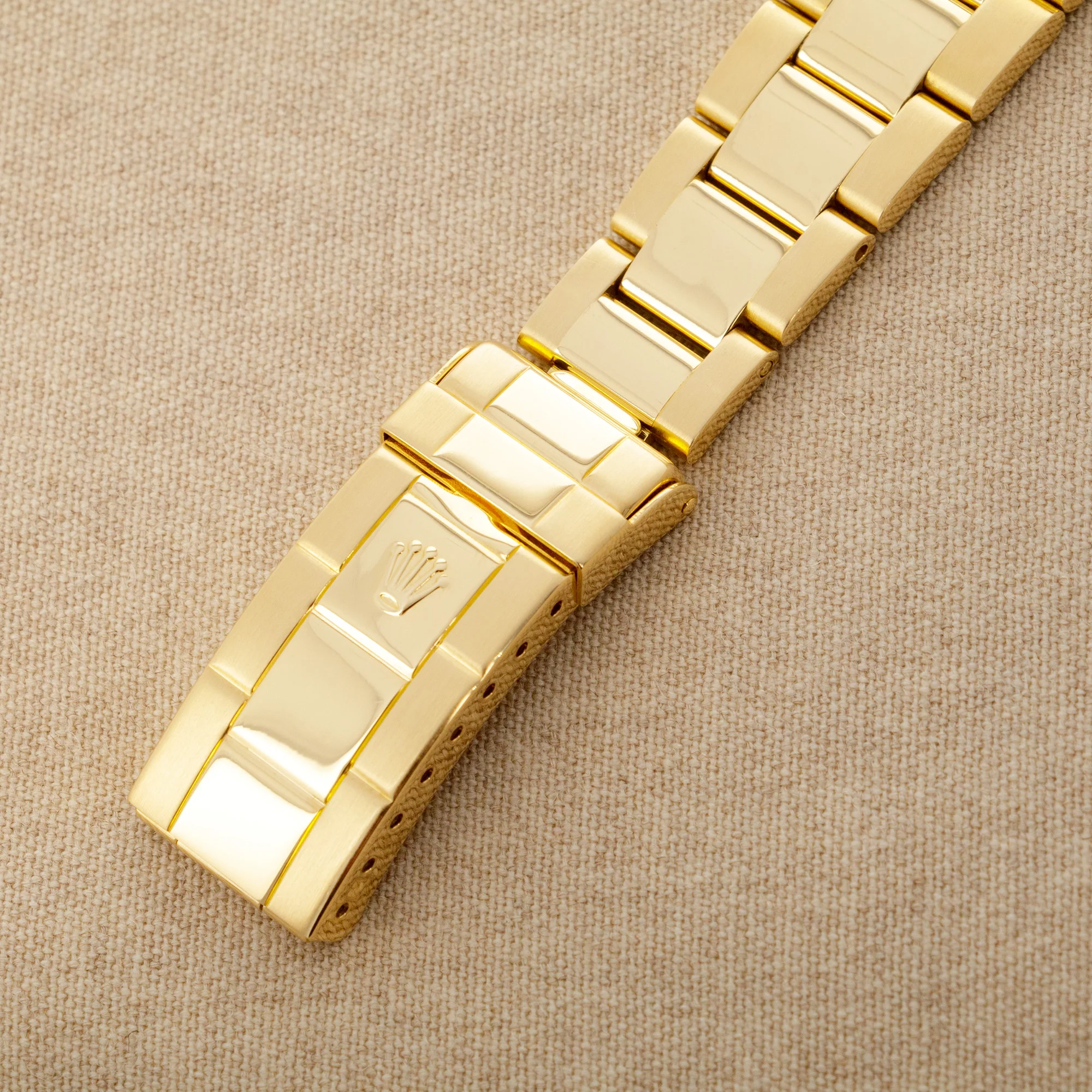 Rolex Yellow Gold Submariner Ref. 16618 - Image 9