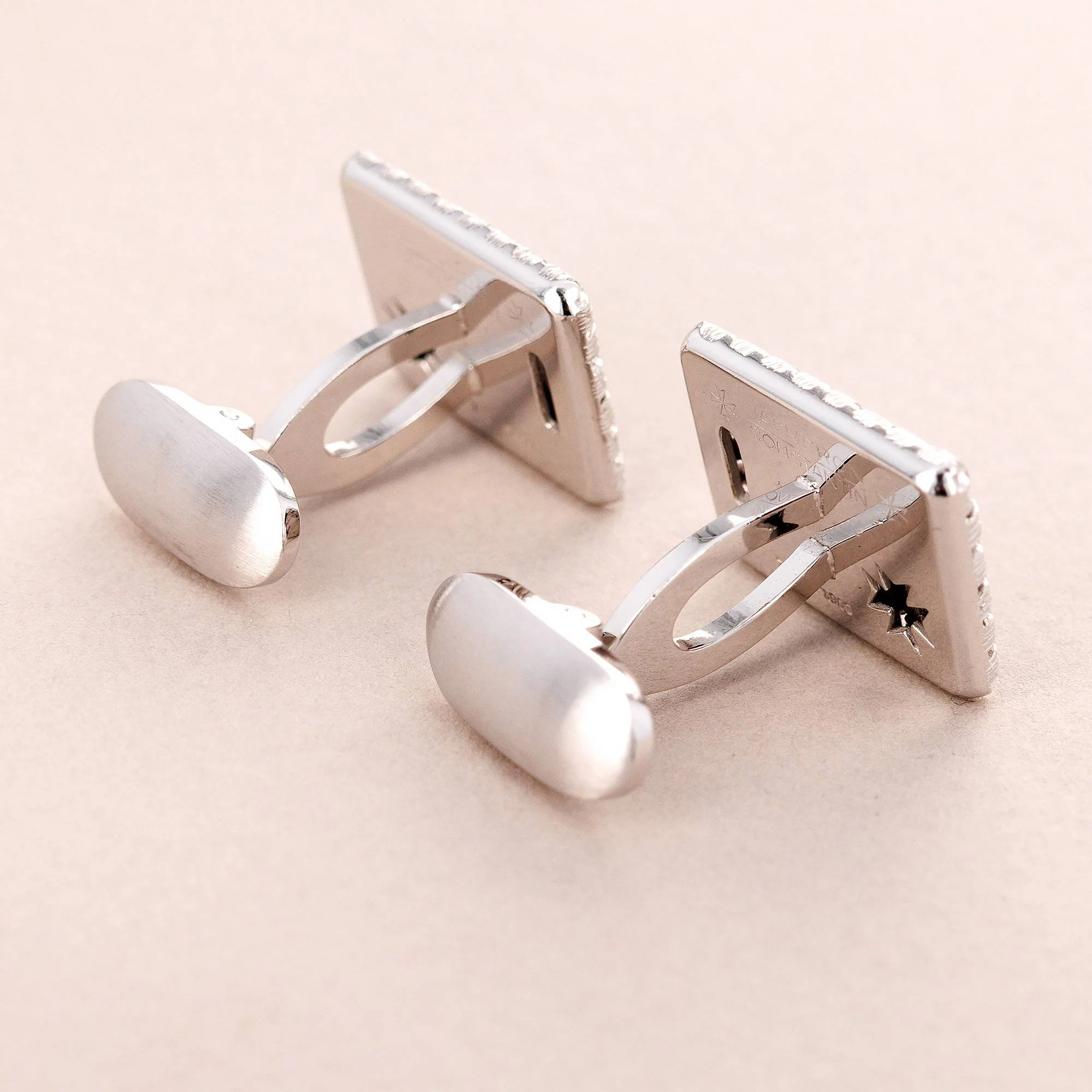 Vacheron Constantin Platinum and 18K White Gold Cufflinks (Objet) - Image 4