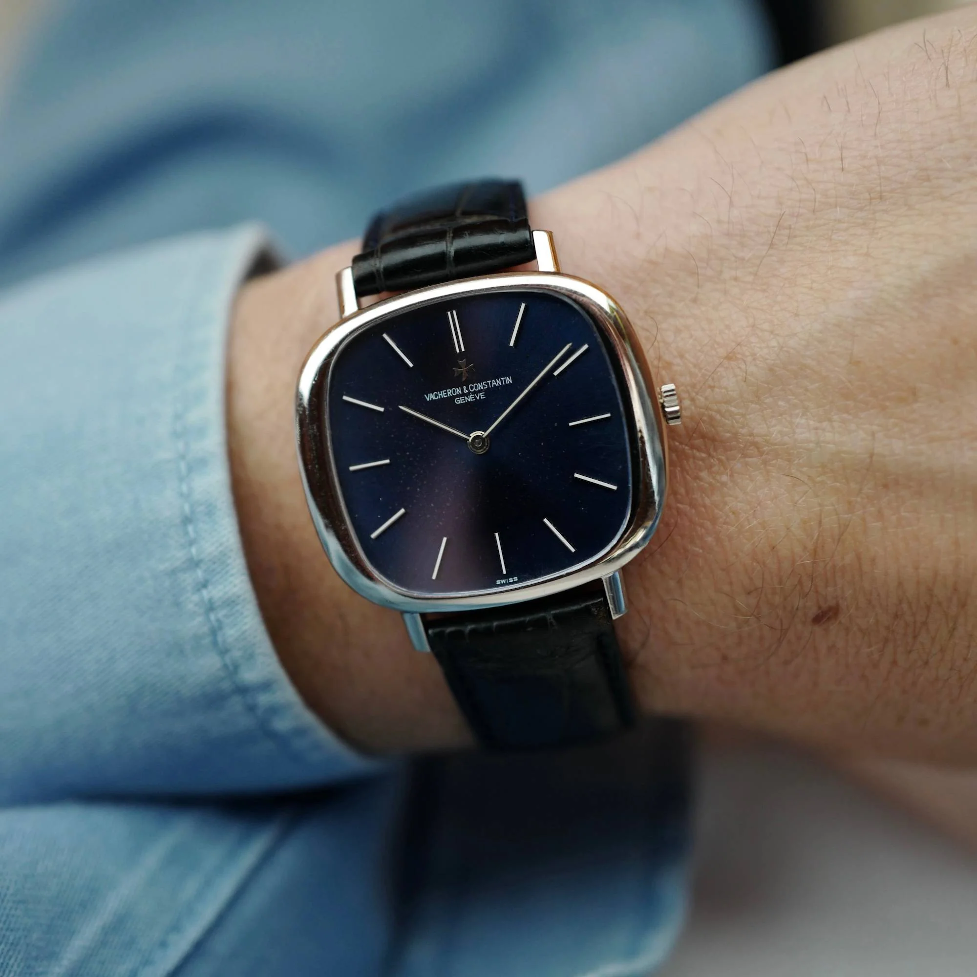 Vacheron Constantin White Gold TV Shaped Watch Ref. 2096 with Attractive Vintage Dial - Image 3