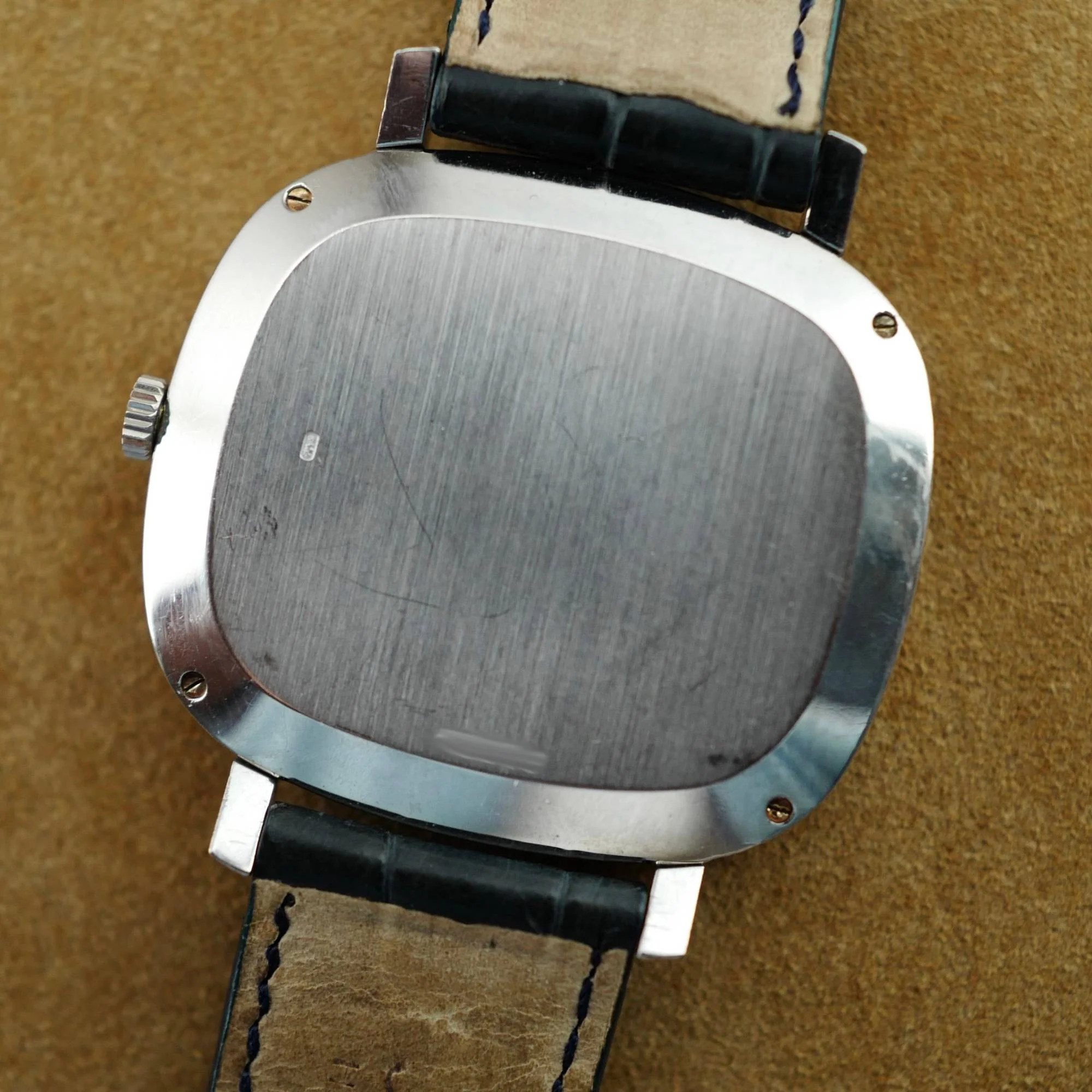 Vacheron Constantin White Gold TV Shaped Watch Ref. 2096 with Attractive Vintage Dial - Image 5