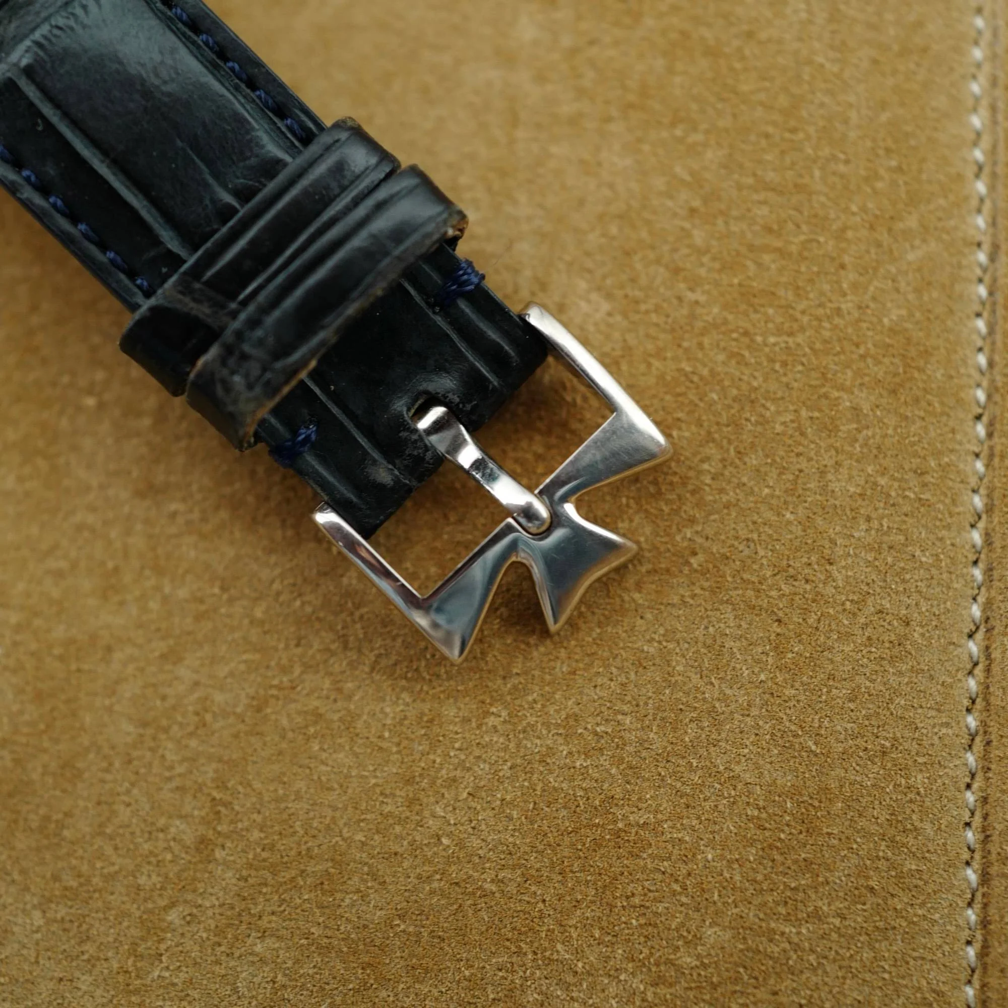 Vacheron Constantin White Gold TV Shaped Watch Ref. 2096 with Attractive Vintage Dial - Image 6