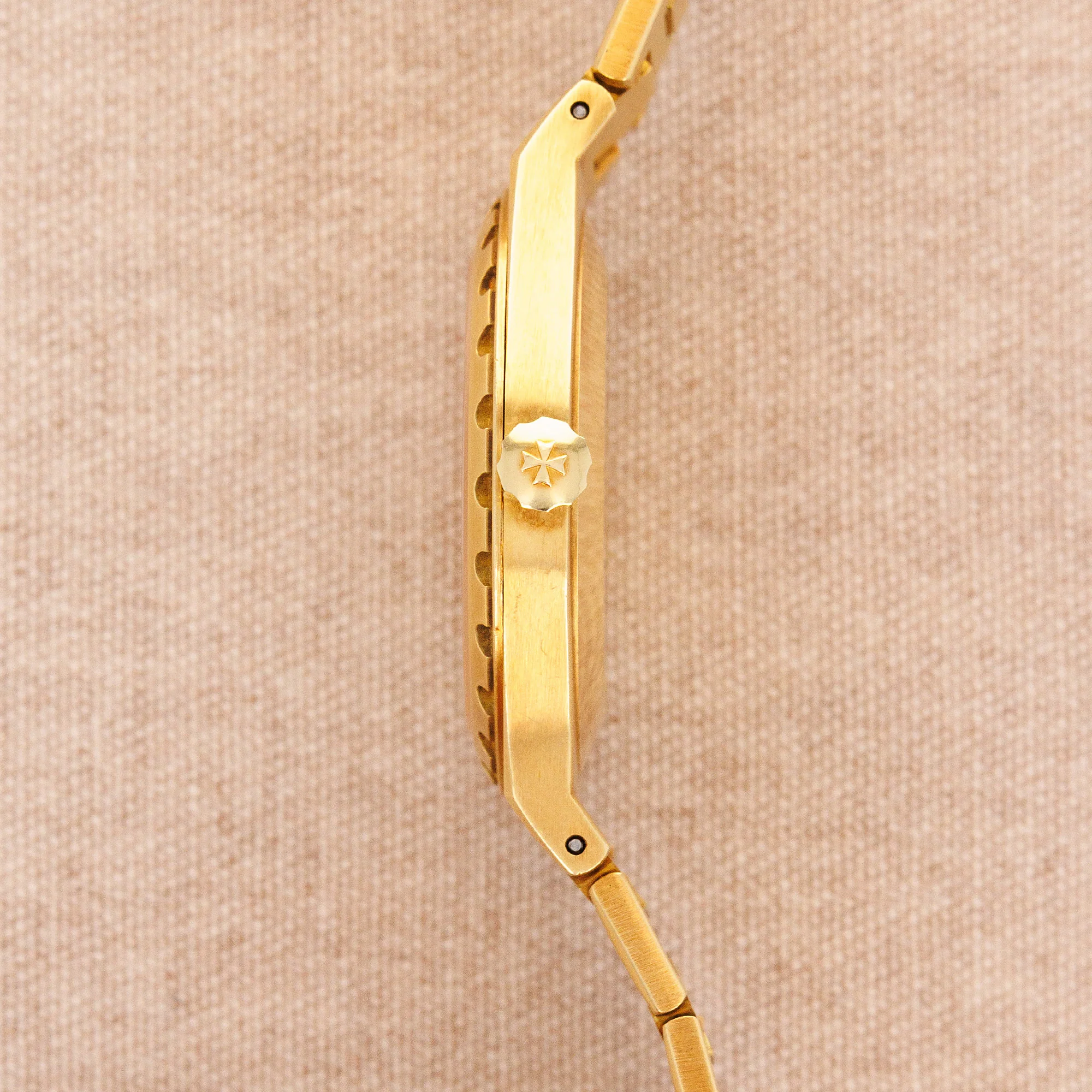 Vacheron Constantin Yellow Gold 222 Ref. 46003 with Box and Extract Paper - Image 4