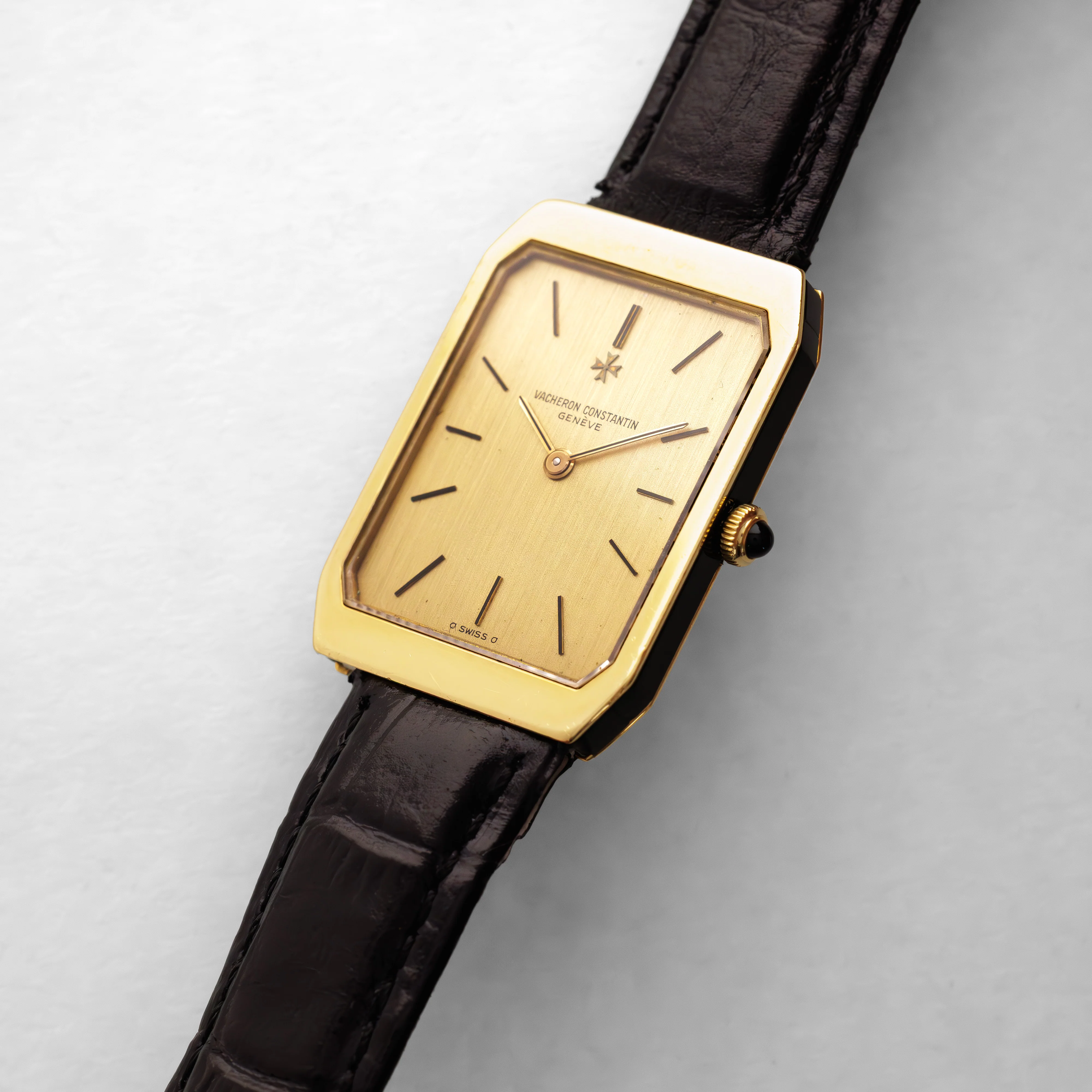 Vacheron Constantin Yellow Gold Rectangular Watch Ref. 39200 - Image 2