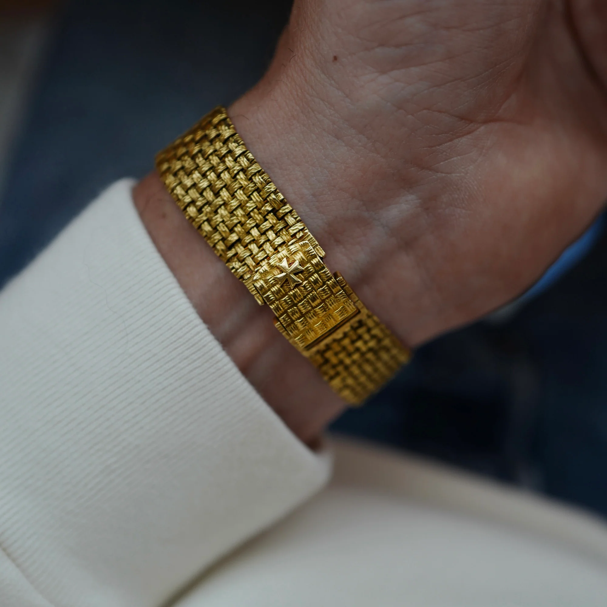 Vacheron Constantin Yellow Gold Woven Watch Ref. 7391 - Image 4